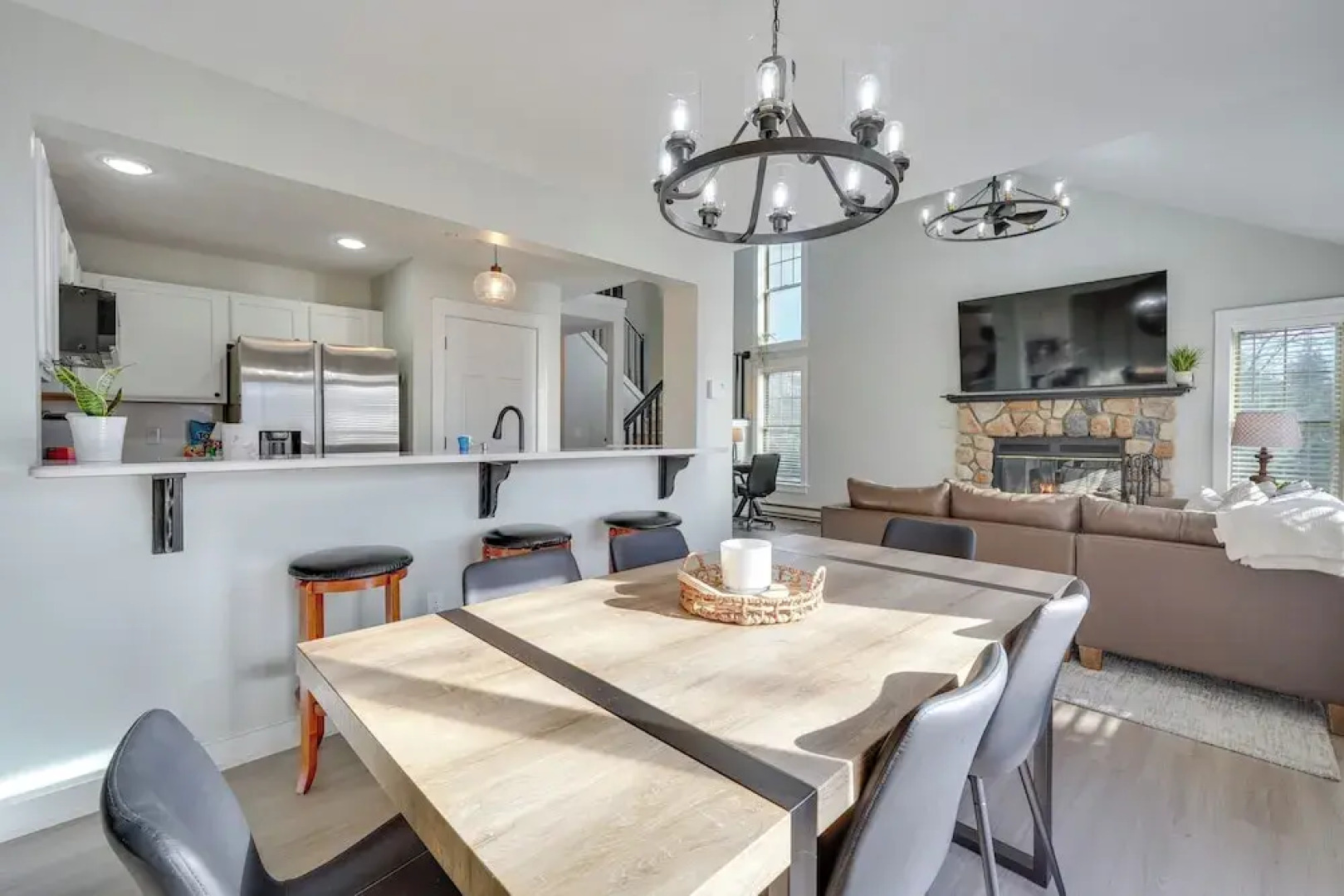 1 Mi to Waterpark: Mtn-view Poconos Hideaway!