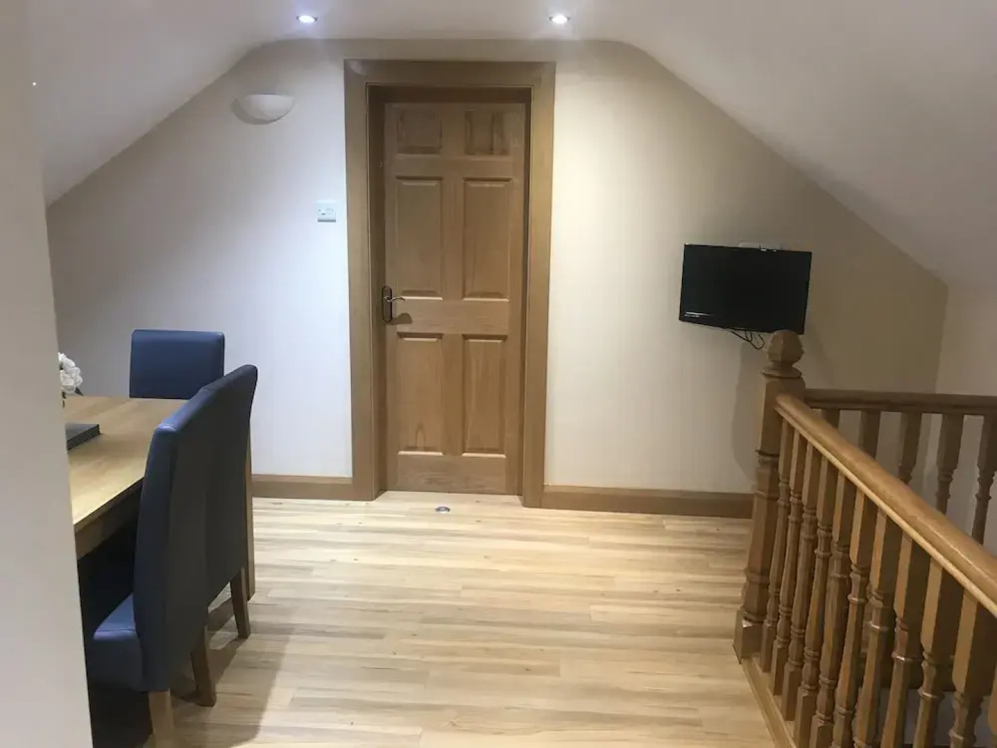 Dungannon 2 Bed Bungalow - Sleeps 5 - Pet Friendly