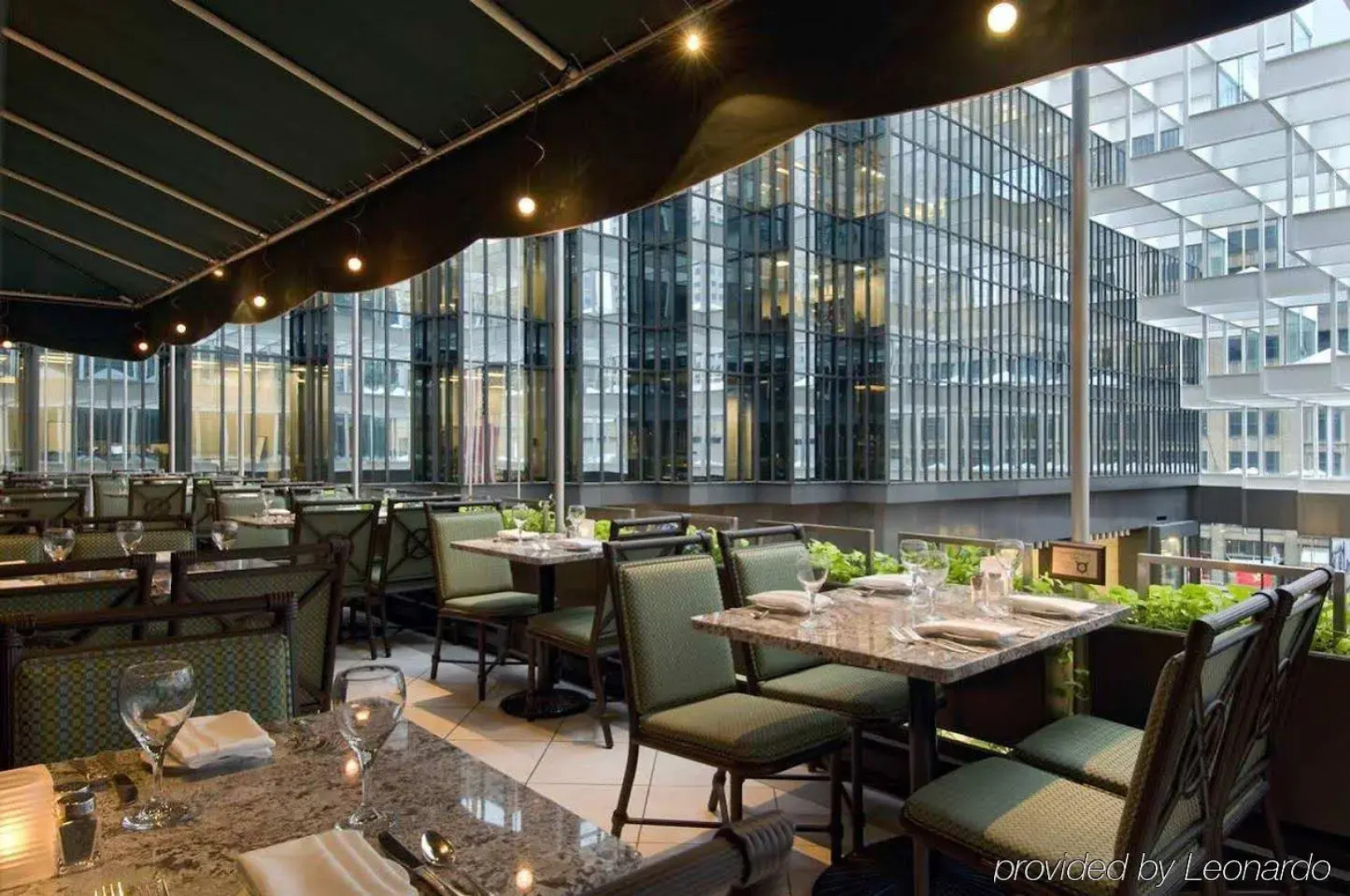 The Marquette Hotel, Curio Collection by Hilton