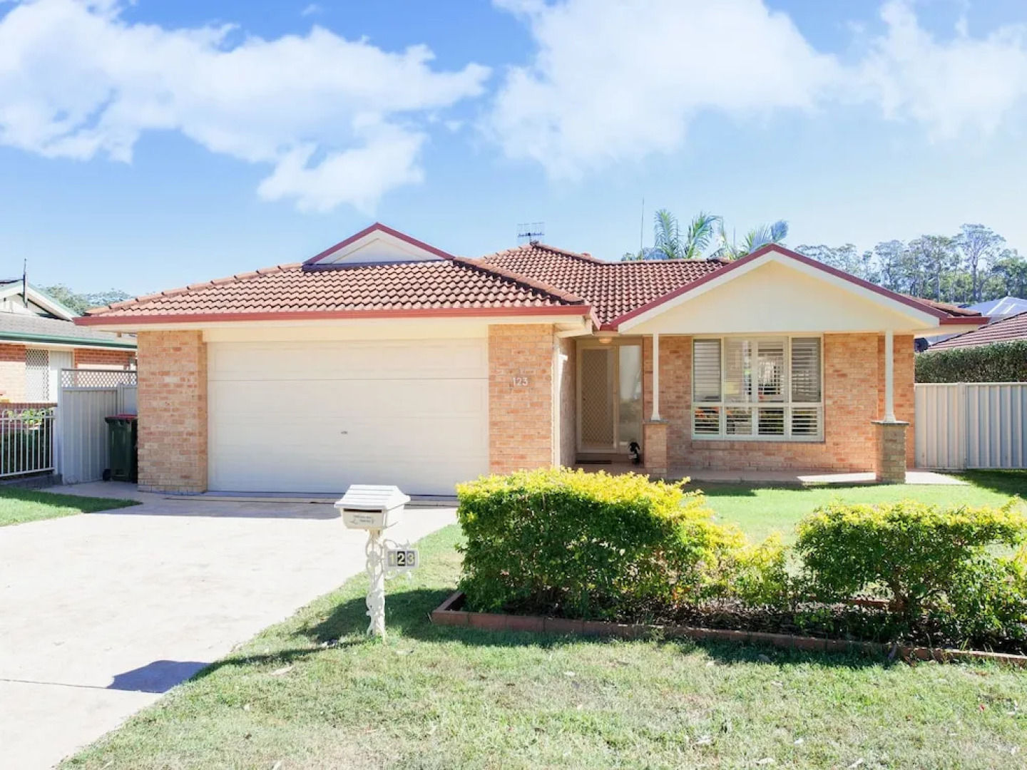 Pawprints, 123 Bagnalls Beach Road