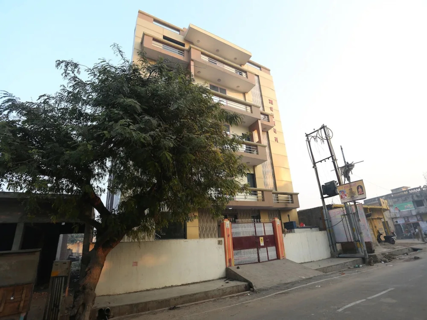 OYO 26931 Madhav Bhavan