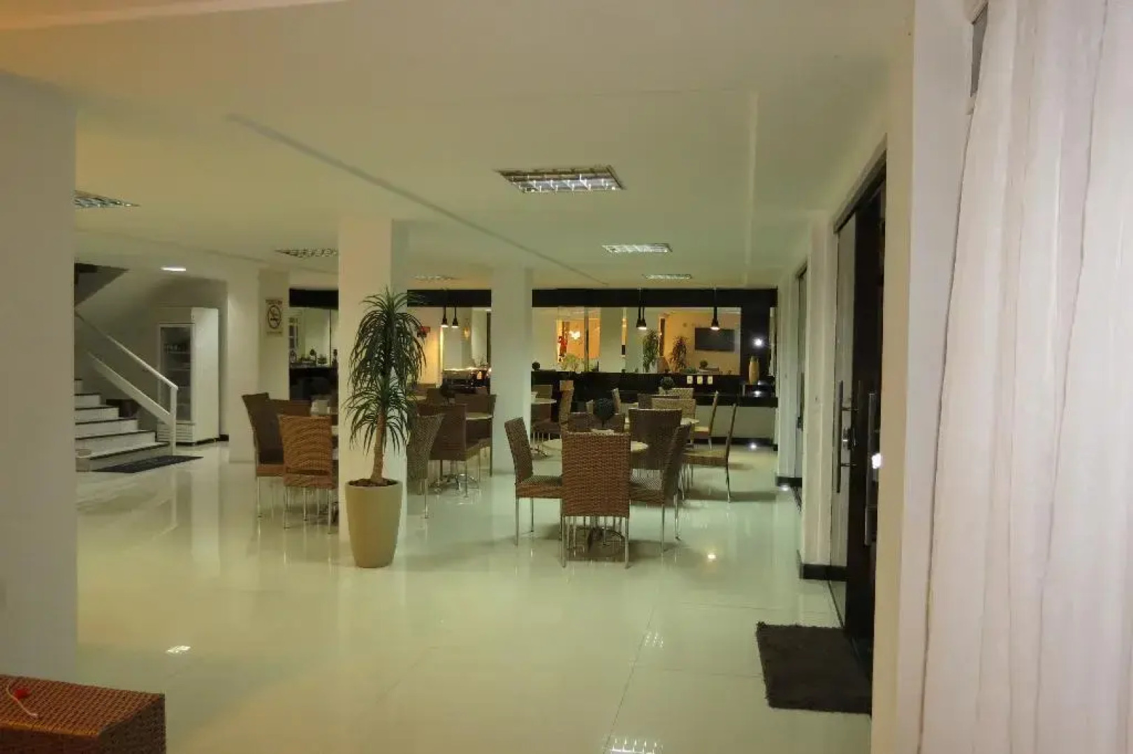 Las Brisas Beach Hotel