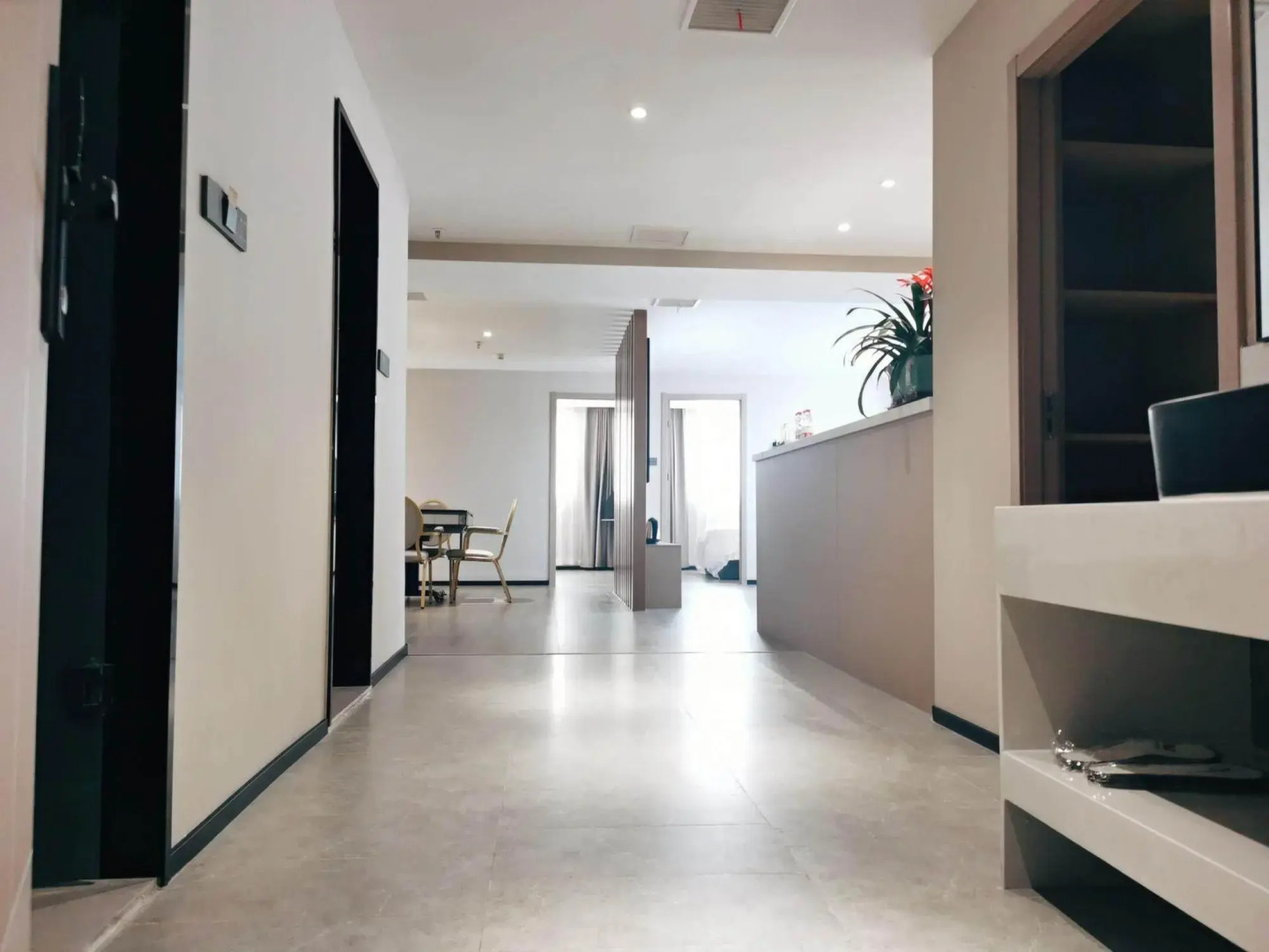 Jingmen California Apartment Hotel