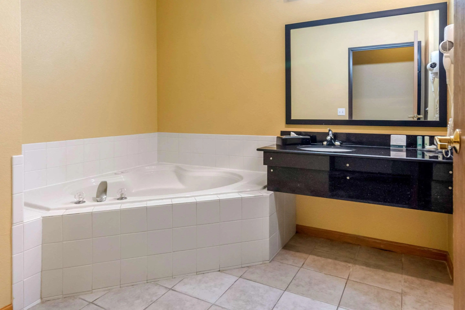 Quality Inn & Suites Lenexa Kansas City