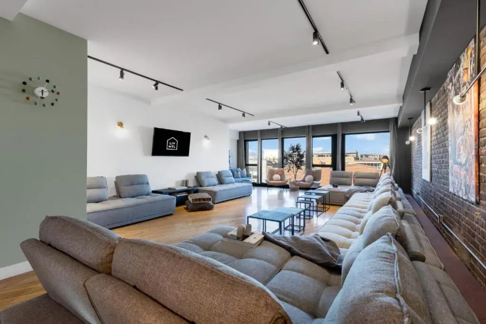 Plaza 2&3 Luxury Large Party Penthouse Liv MTL