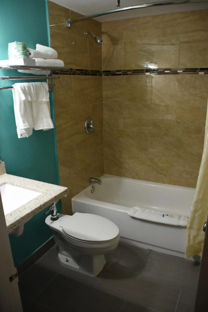 Rodeway Inn Syracuse Carrier Circle