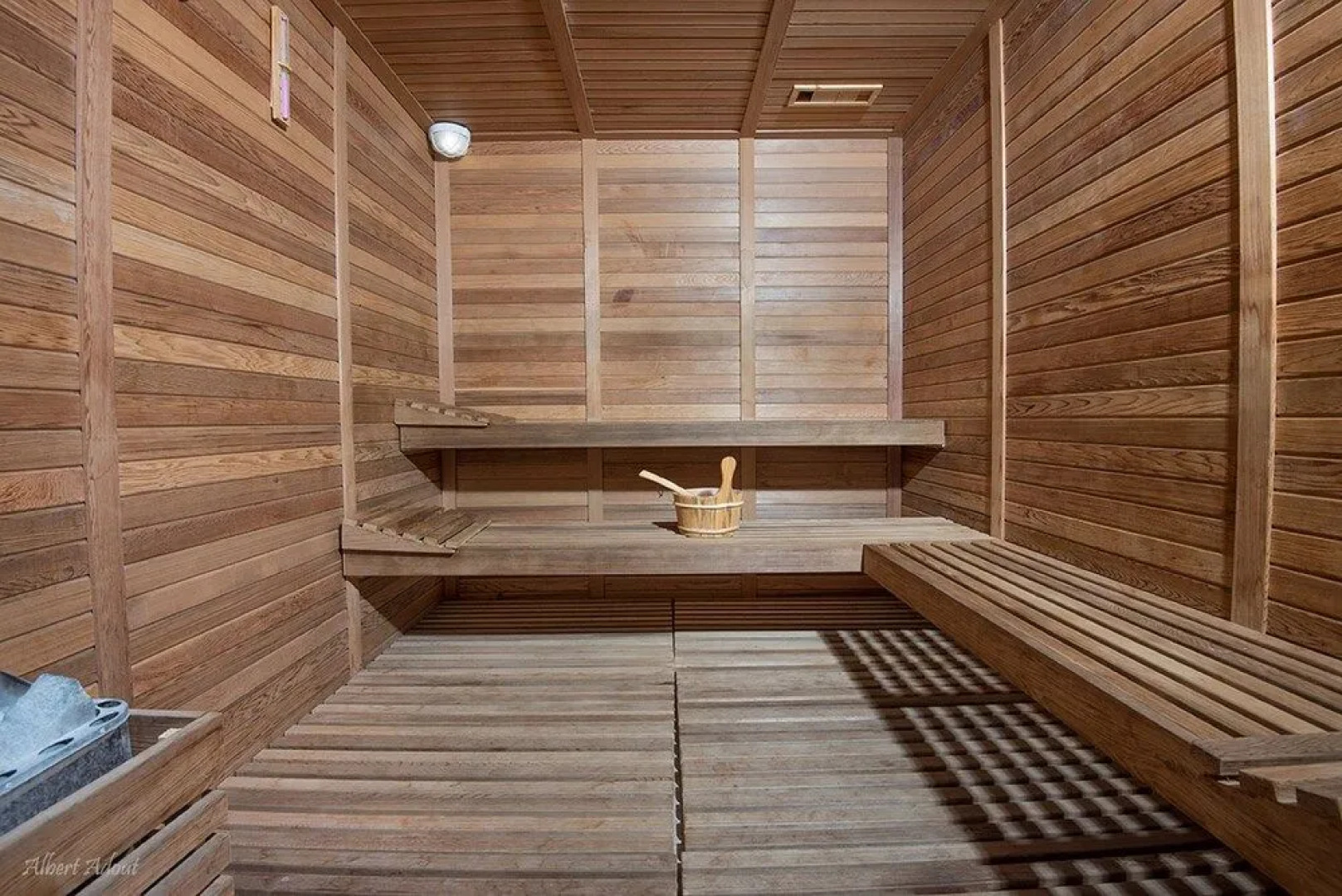 Sandrine Hotel & Spa