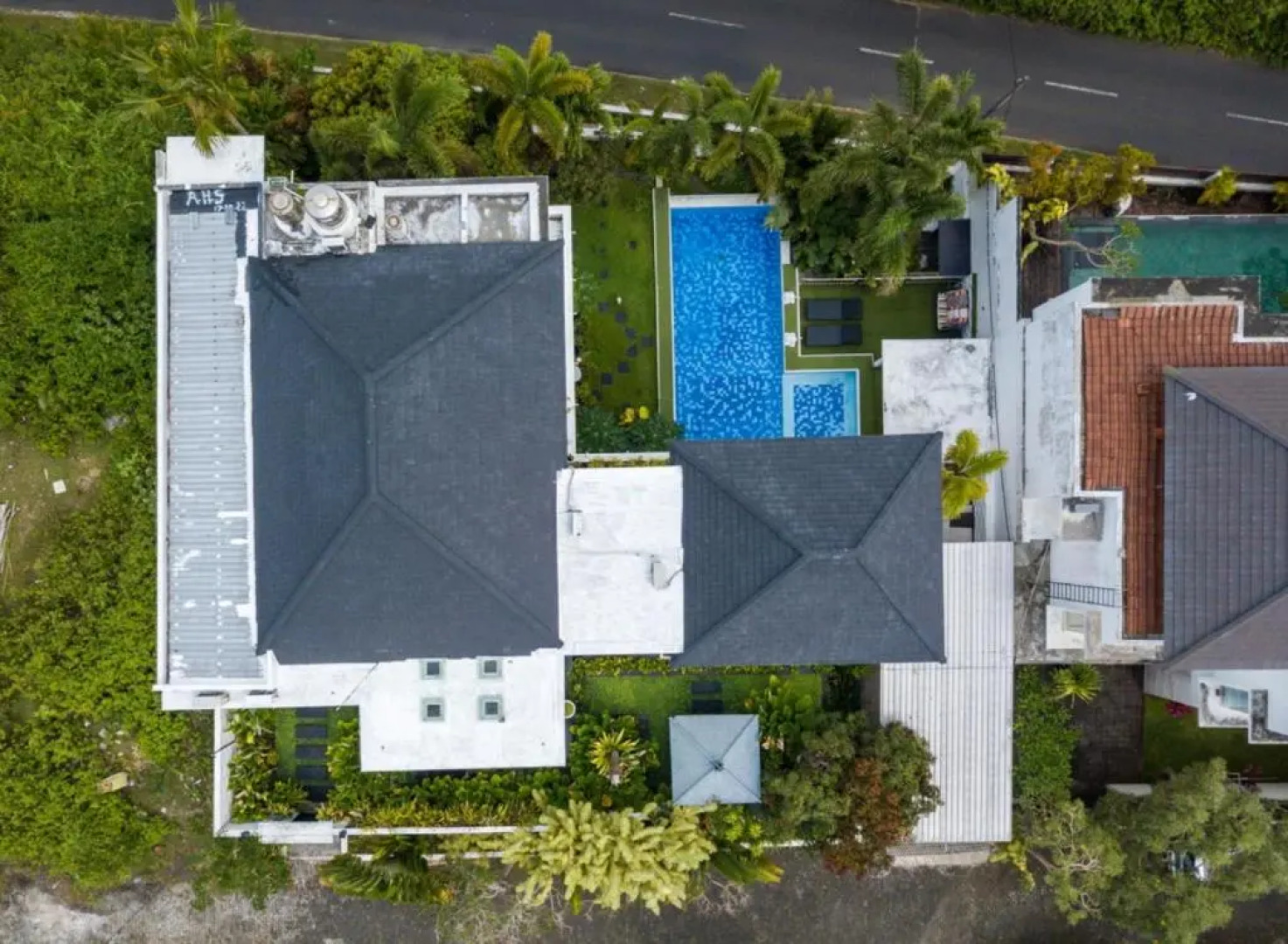 TJ White Villa 670m2 with Private Pool and Outstanding View by GLOBALSTAY