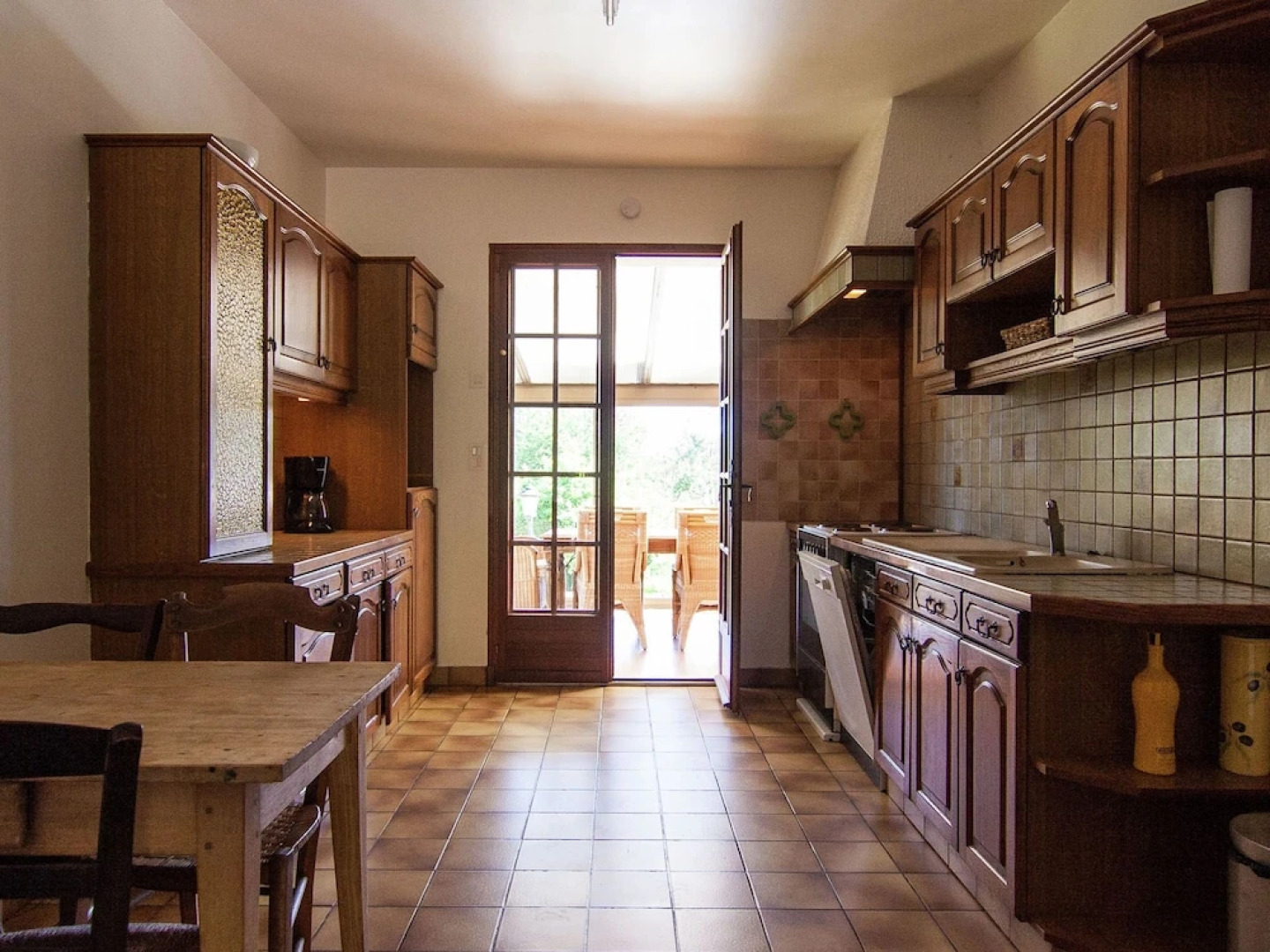 Cottage With Porch, Large Private Pool and Spacious Garden