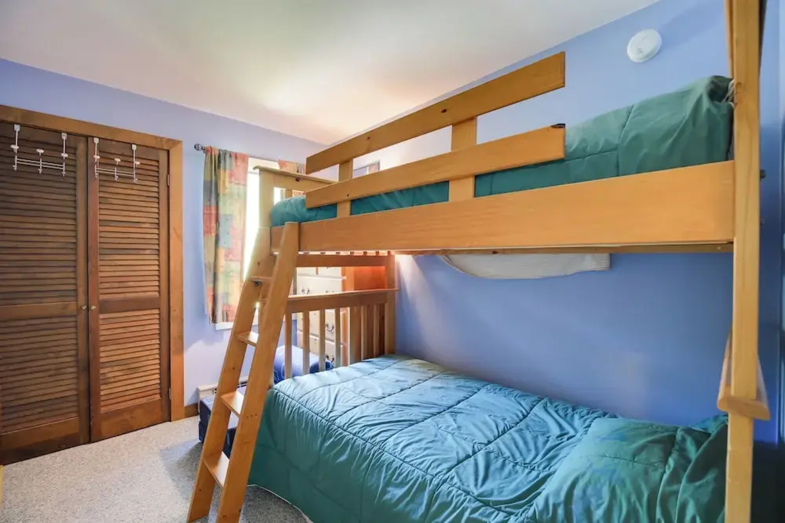 Waitsfield Condo w/ Pool & On-site Trail Access!