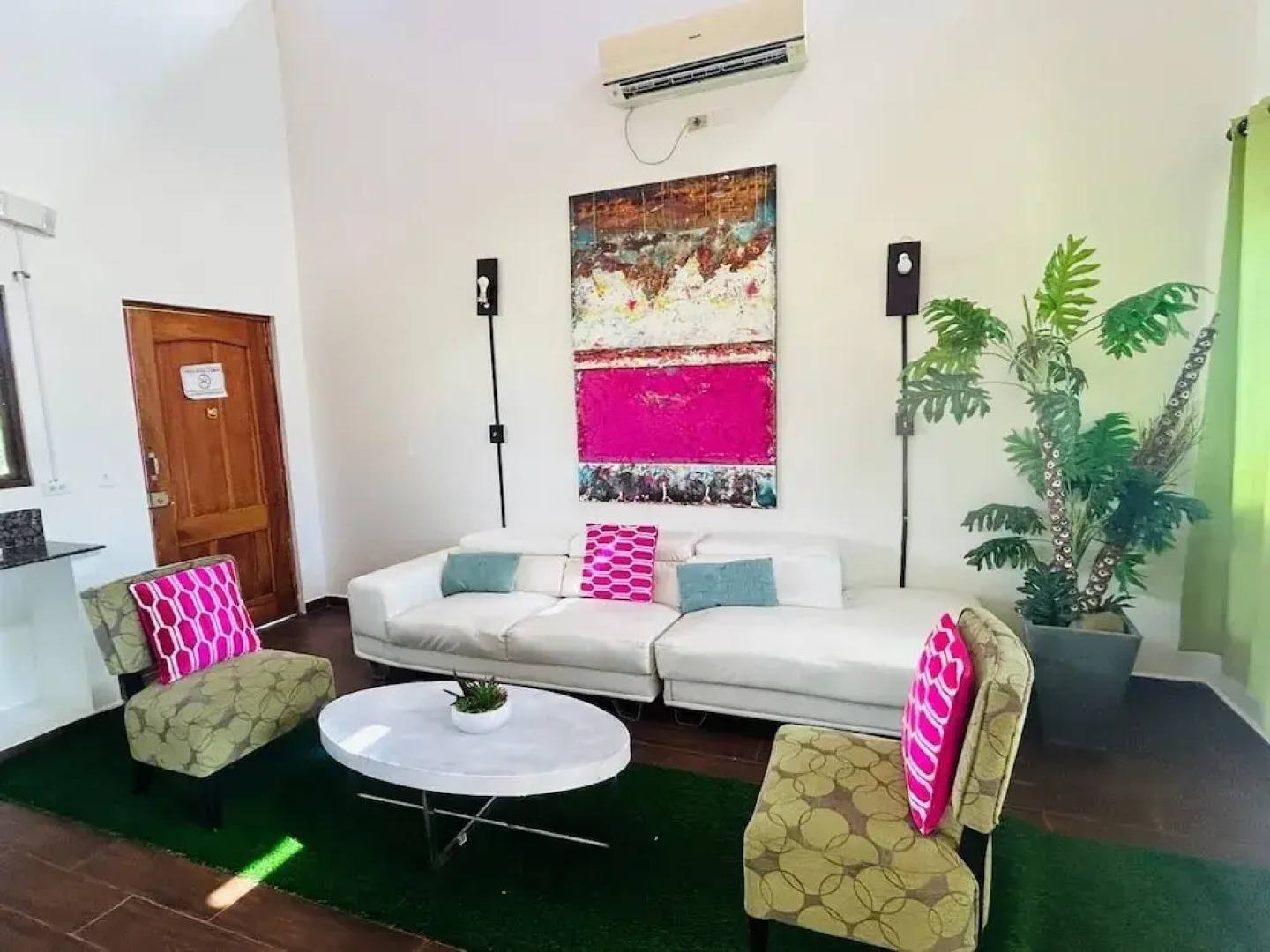 Country Hills Las Lajas