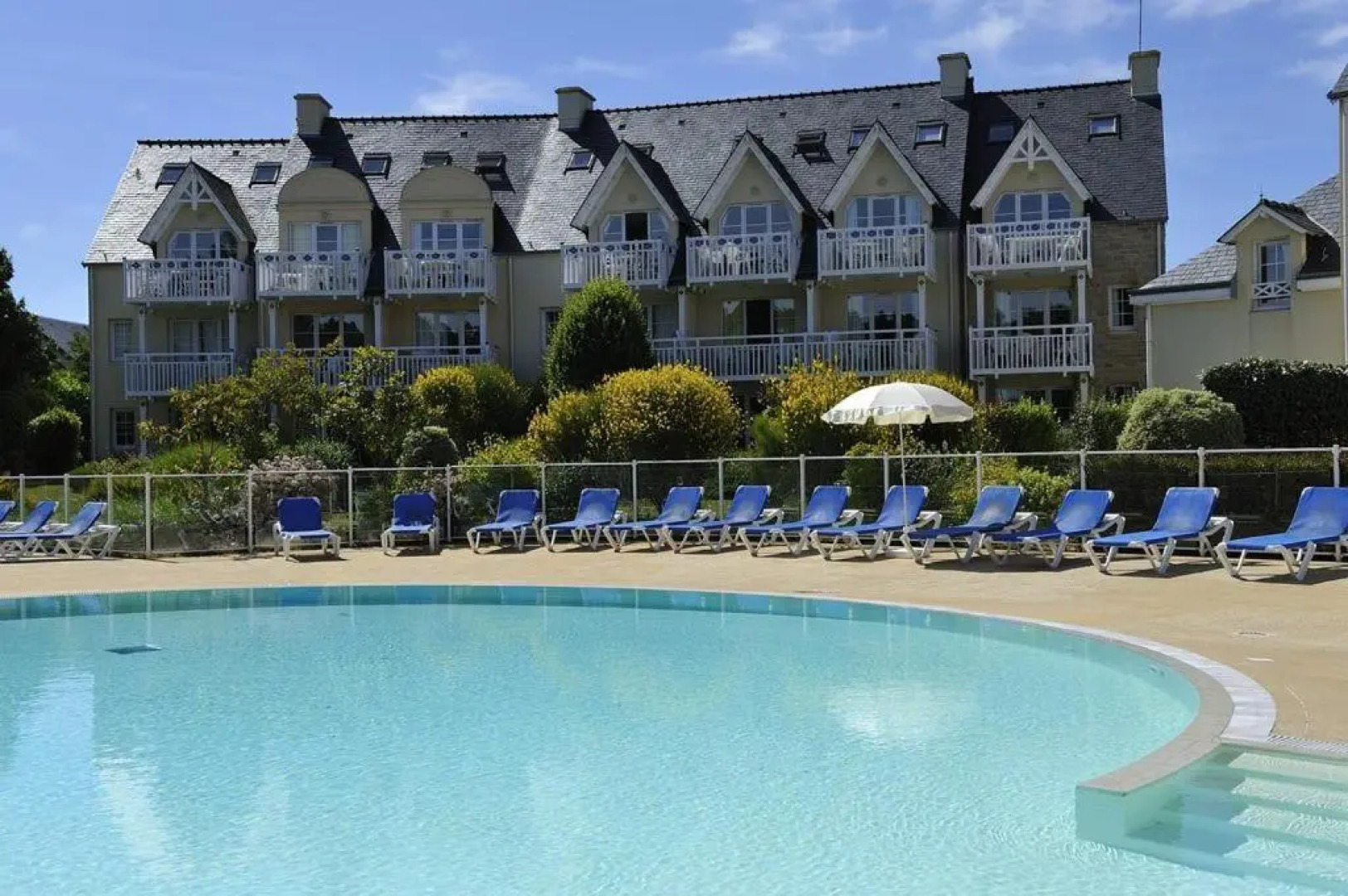 Cap coz 5 pers., plage piscine et jardin