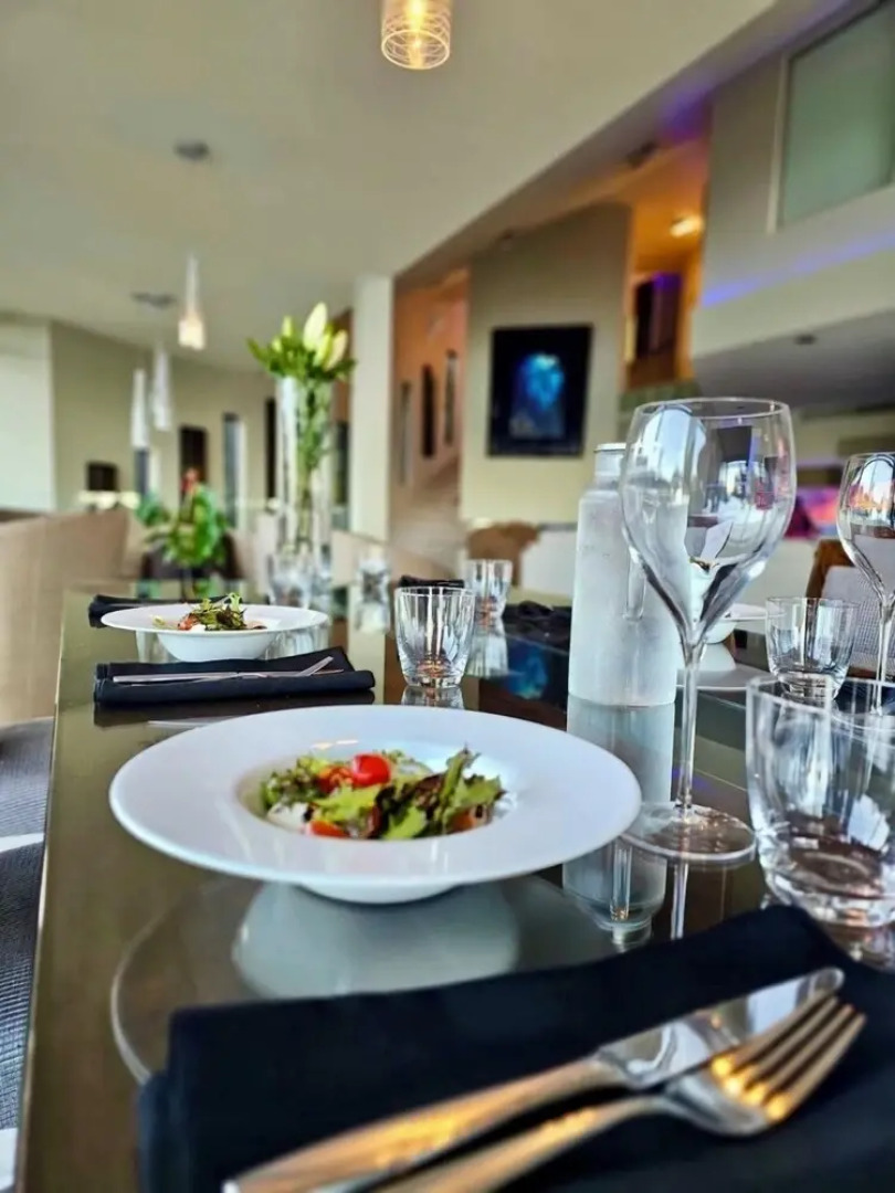 Exclusive Suite - Ocean Views & Beach