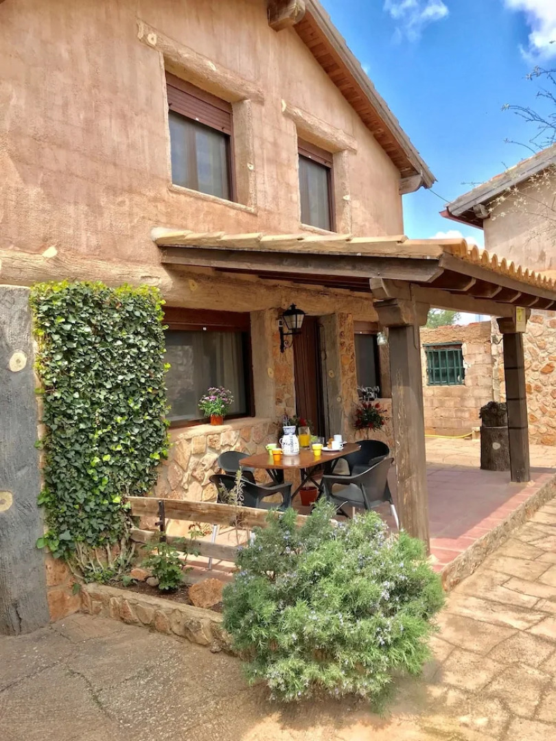 Cabañas el Acuifero  - N05 Árbol Paraíso