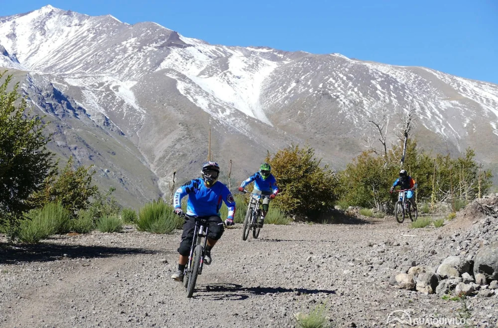 Cabañas entre montañas con tinajas calientes