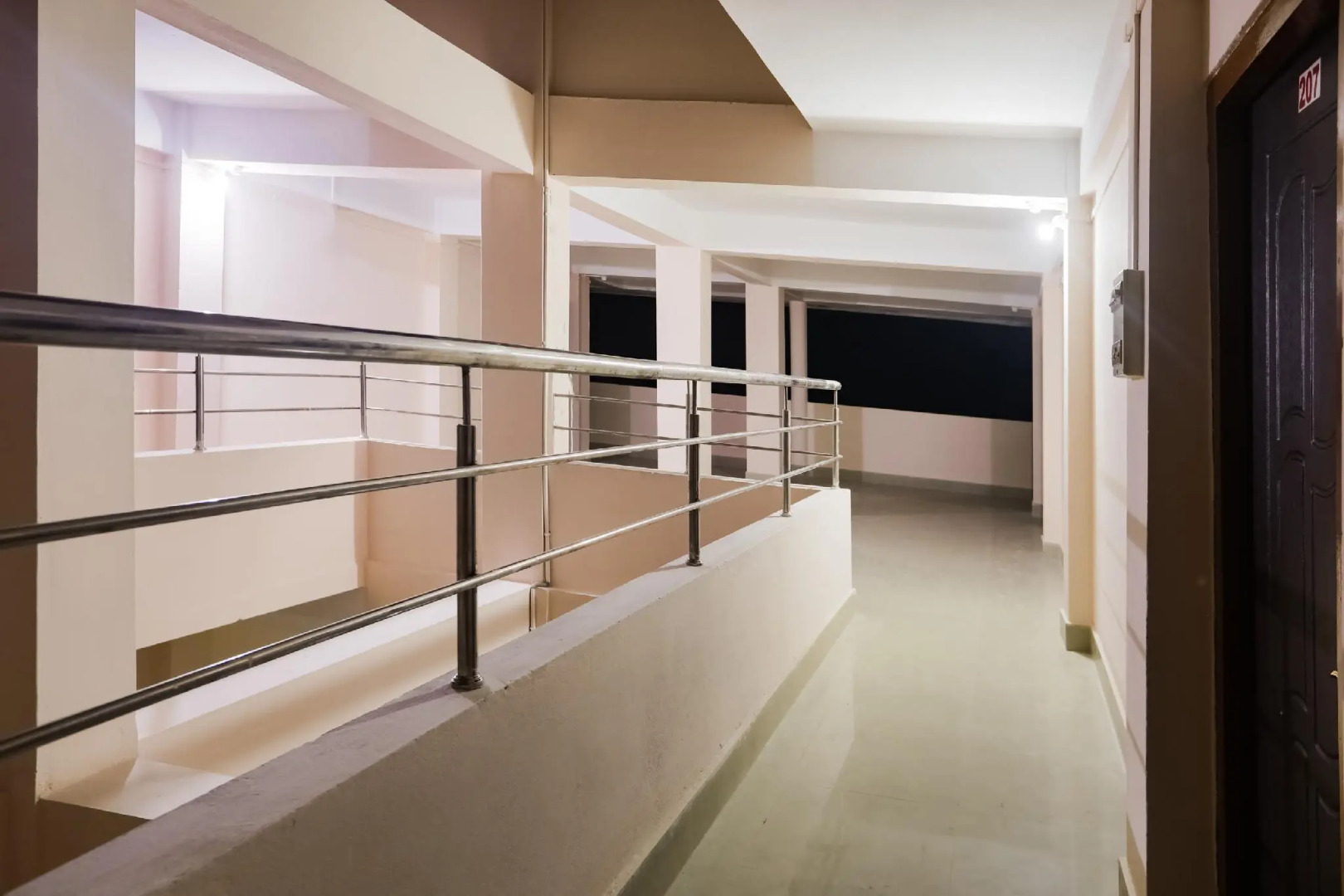 OYO 44691 Hotel East