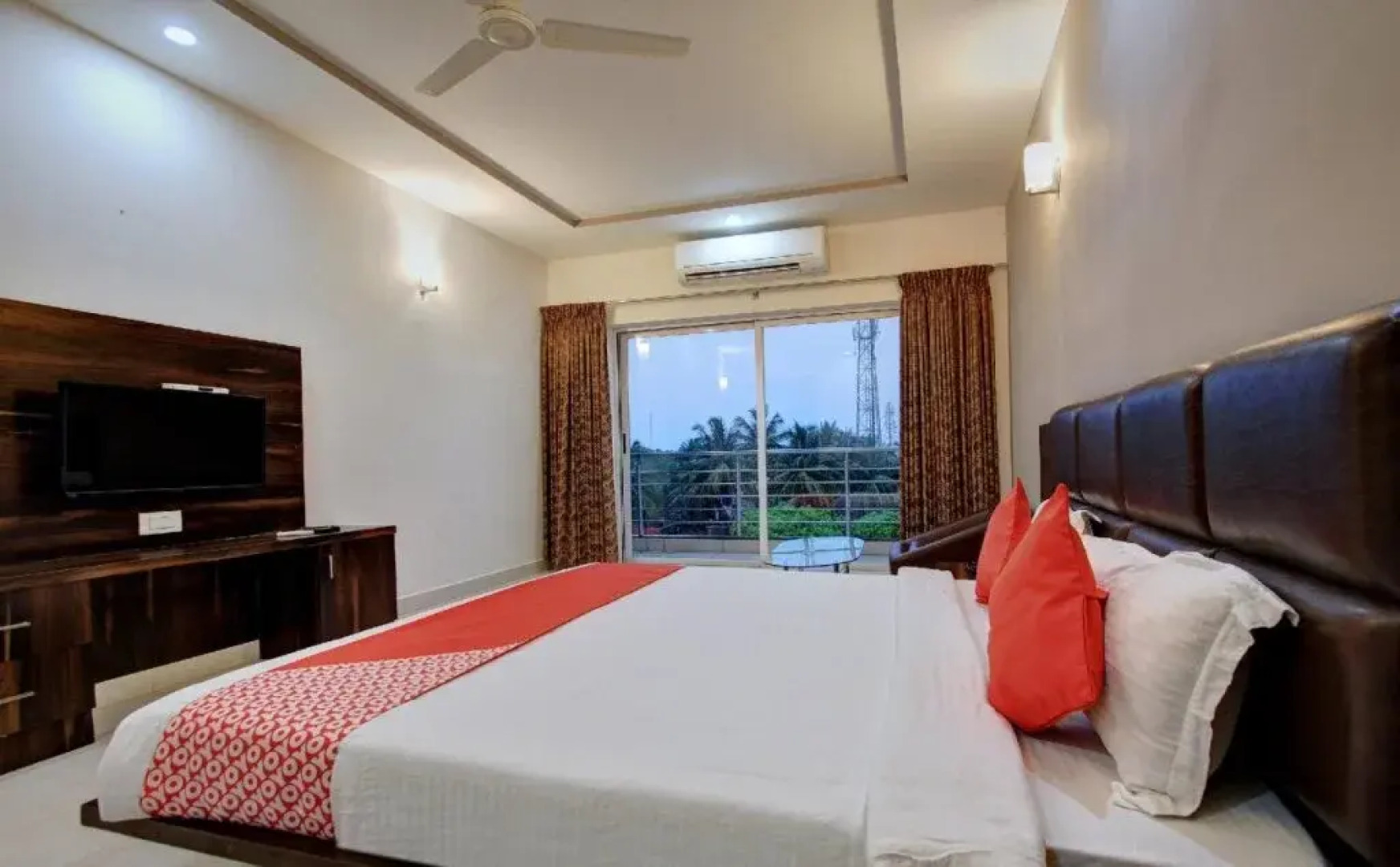 Hotel Parkview Inn by OYO Rooms