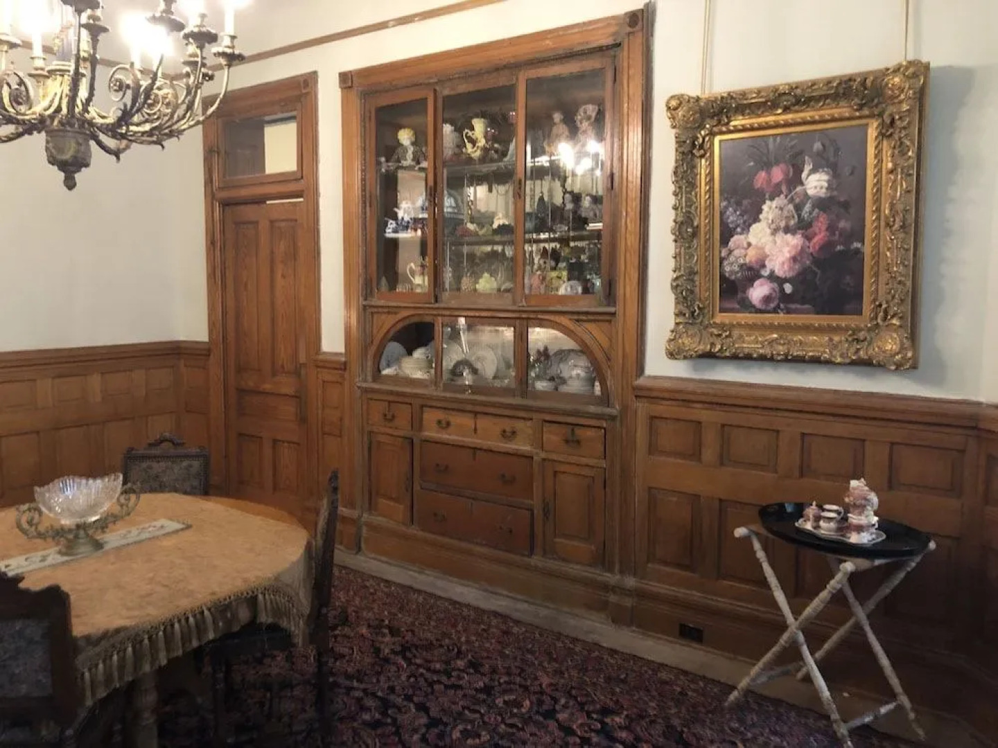 Vineyard Mansion & Carriage House Bed & Breakfast