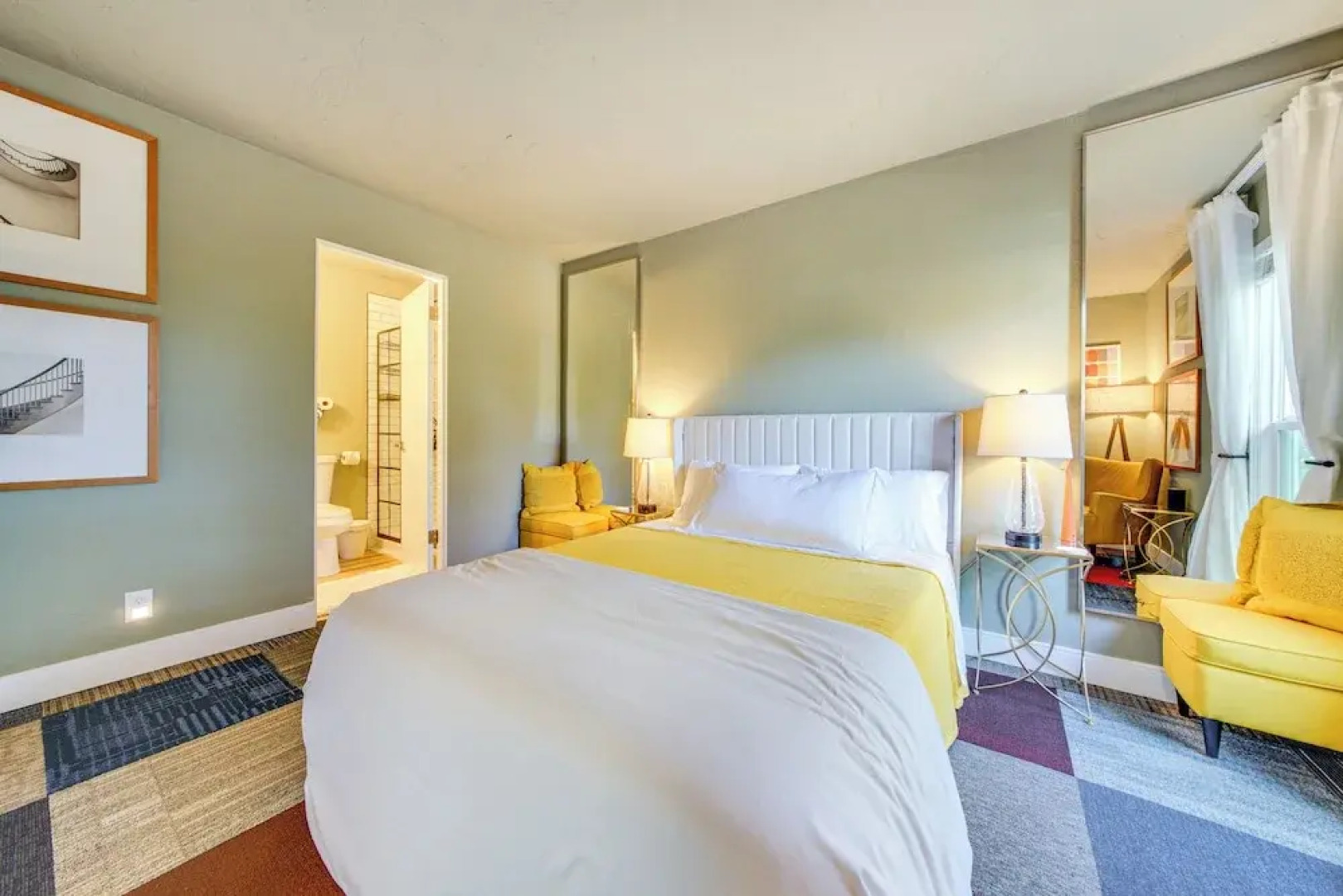 Modern Home Between Seattle, Tacoma & SEA Airport