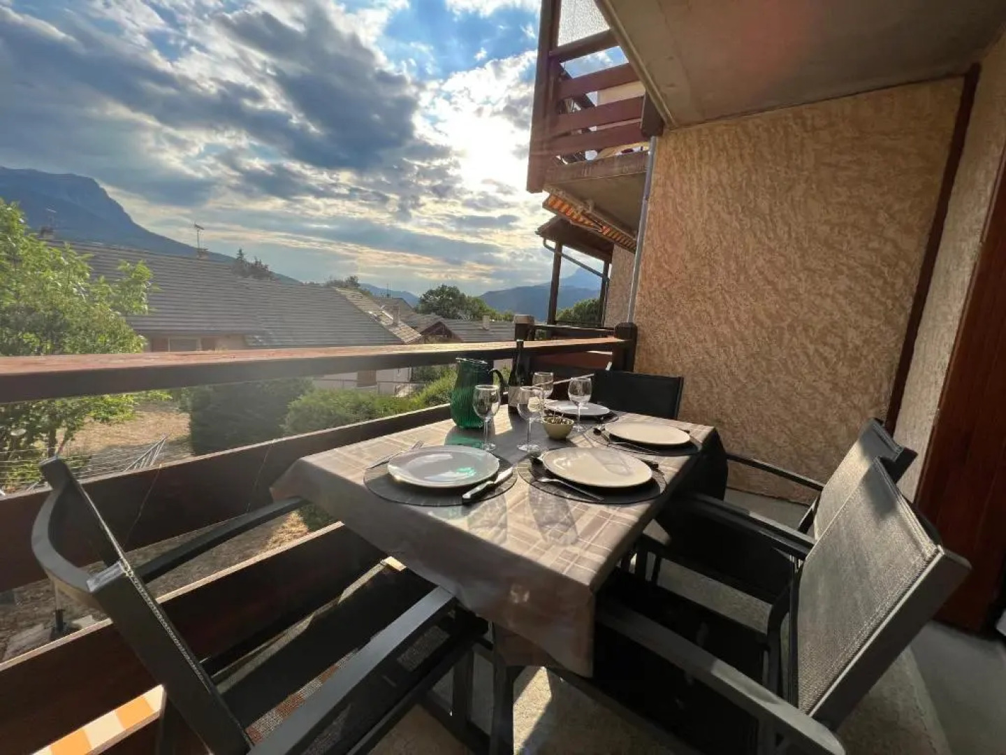 Joli T2 - Vue Sur Lac - 5 Min du Plan D'eau D'embrun