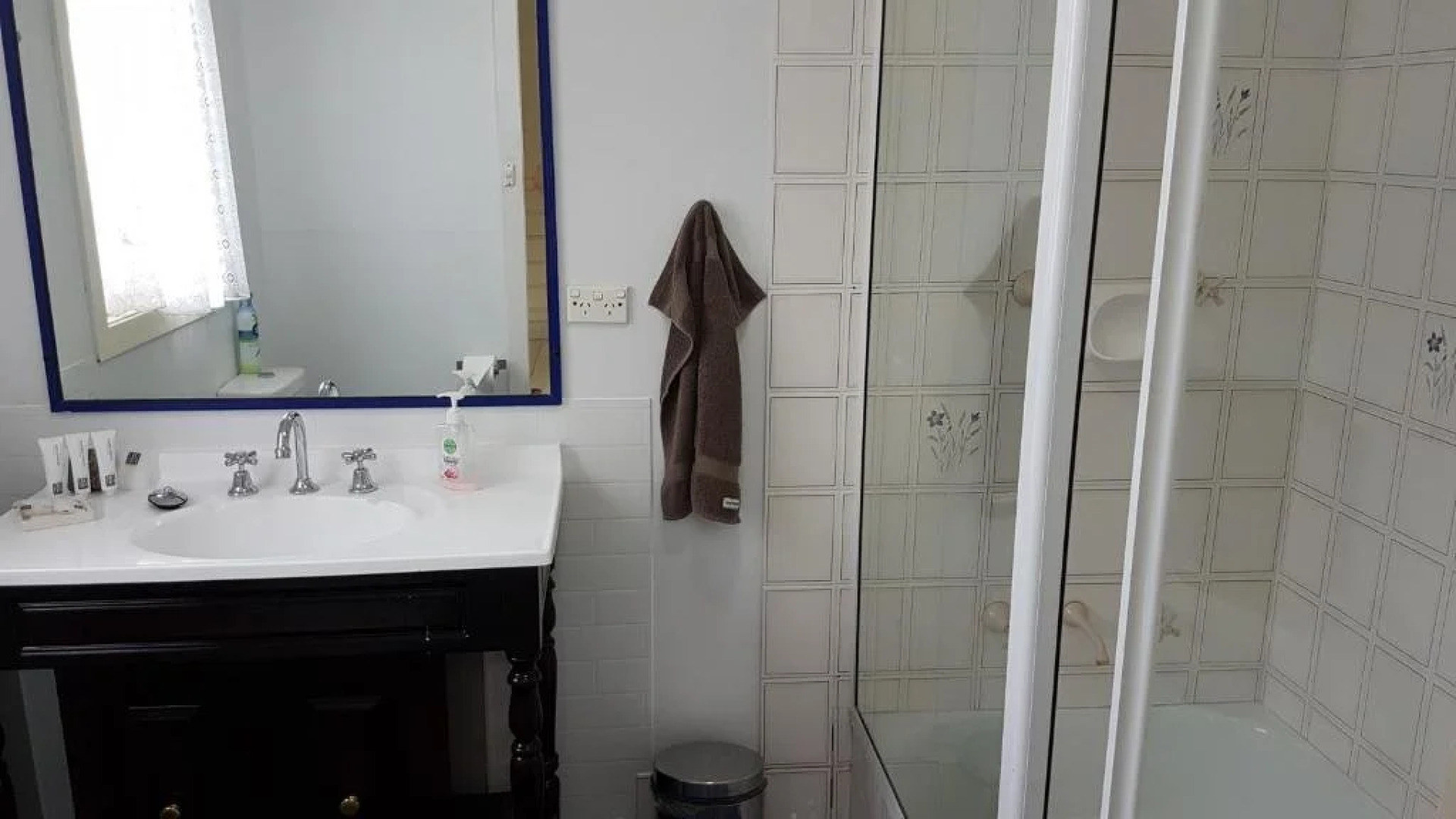 16 Gregson - Silky Oaks