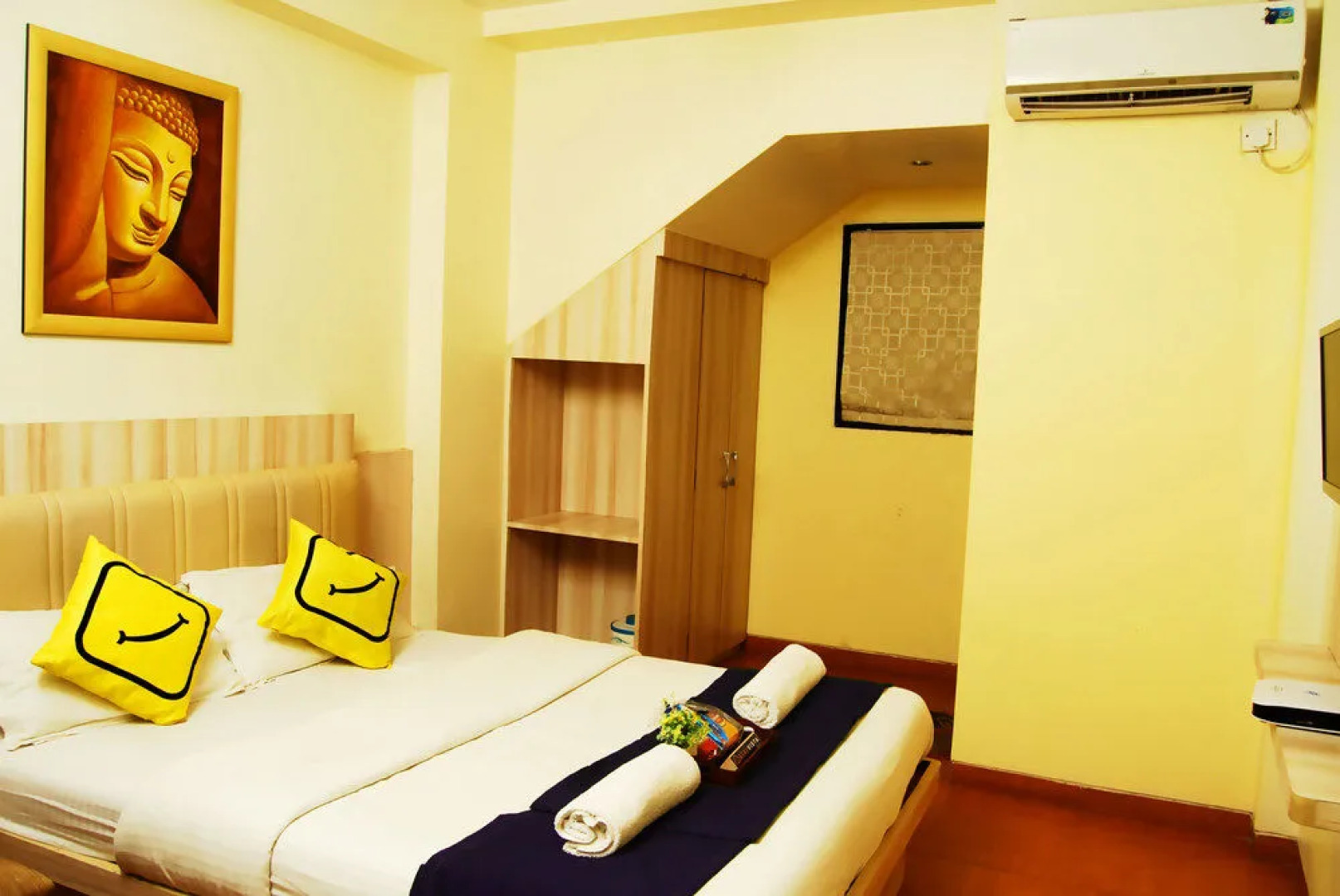Vista Rooms @ Thane Station