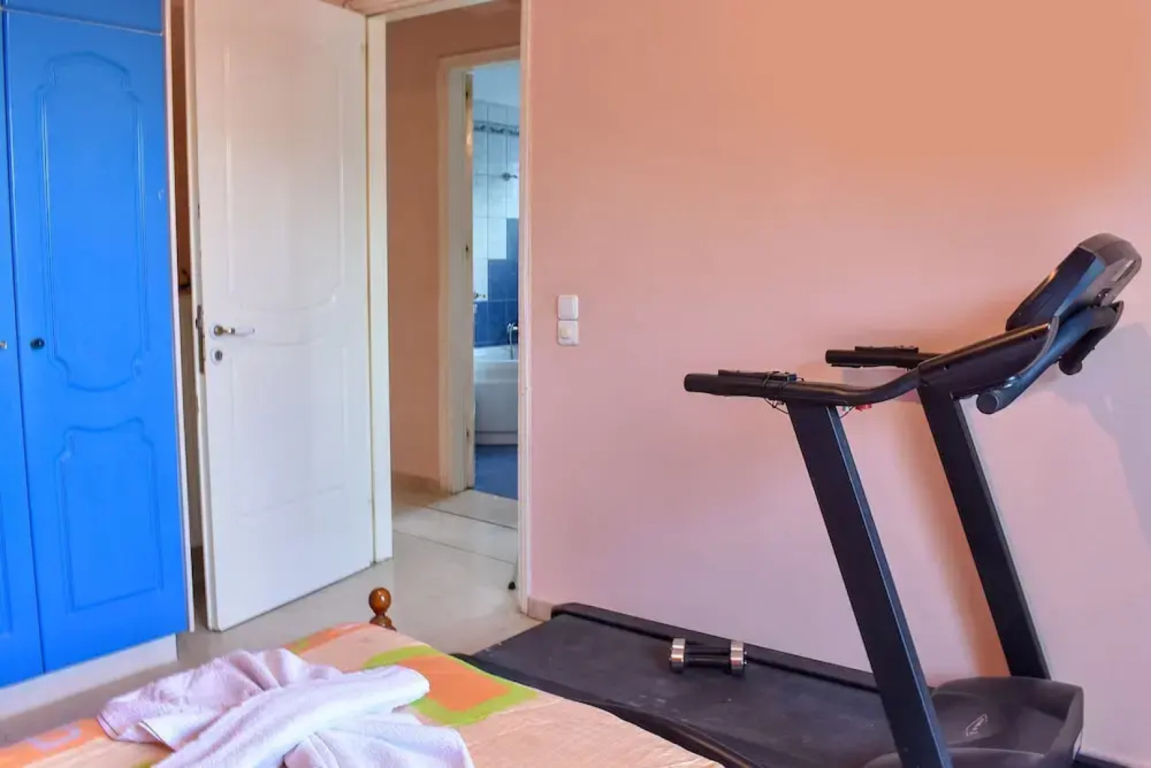 Vicky's Village House