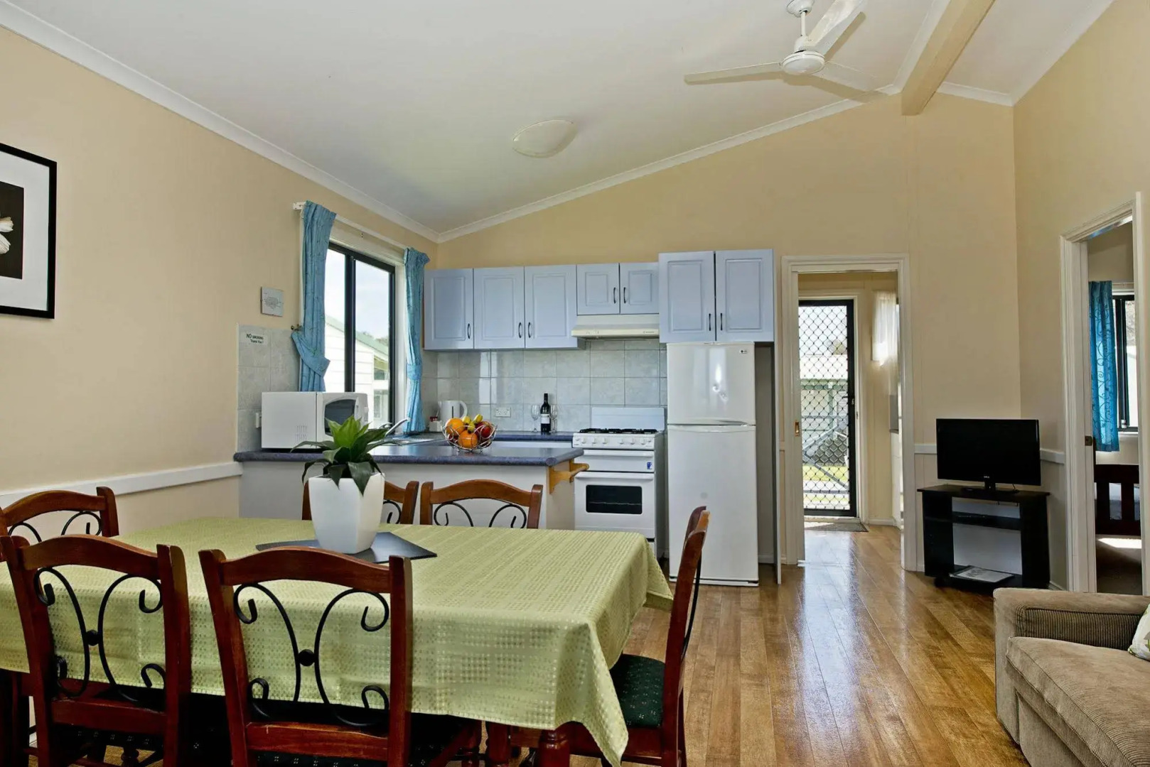 Acclaim Rose Gardens Beachside Holiday Park