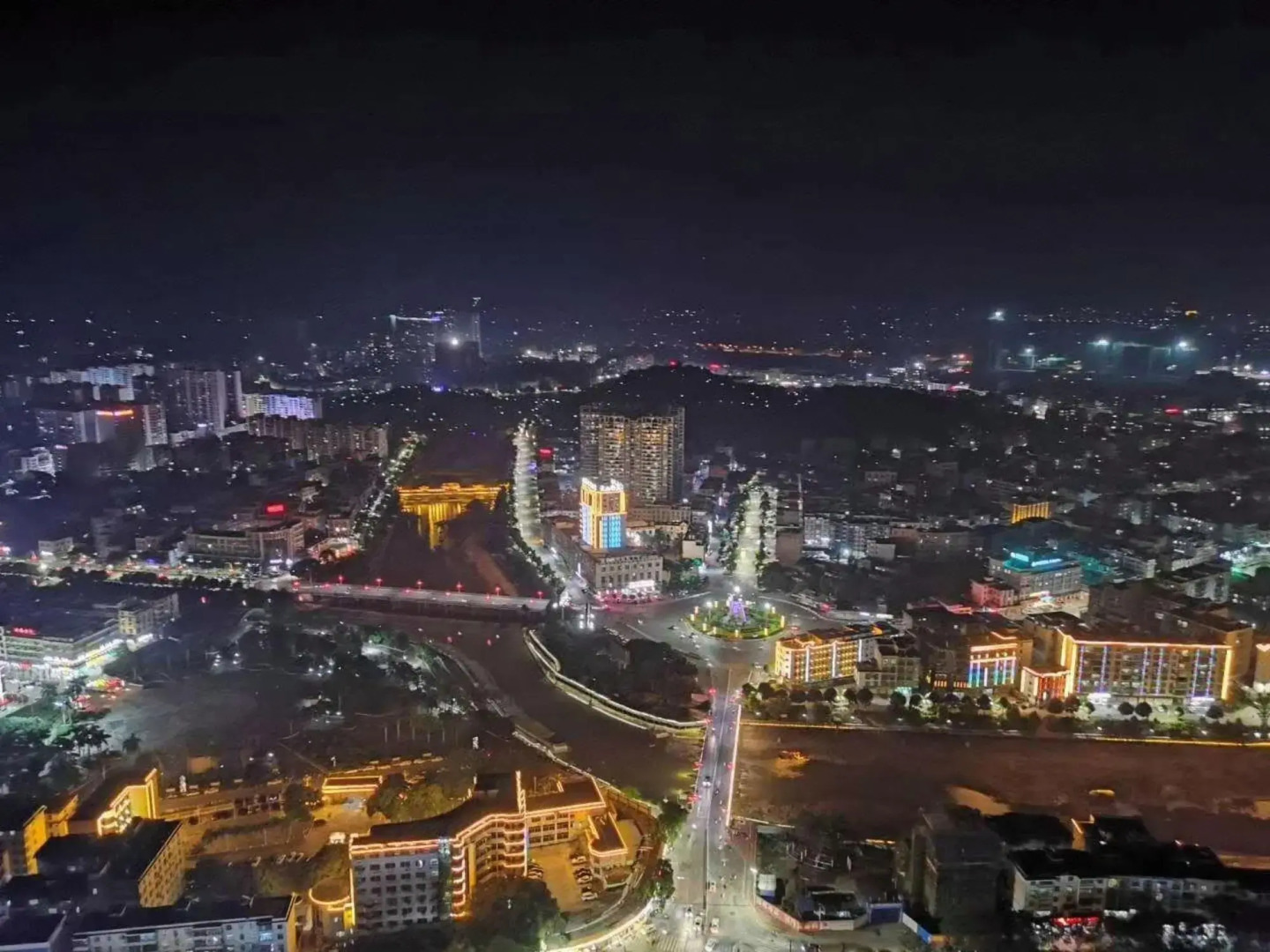 Huanyu Prestige Hotel (Lingshan People's Hospital)