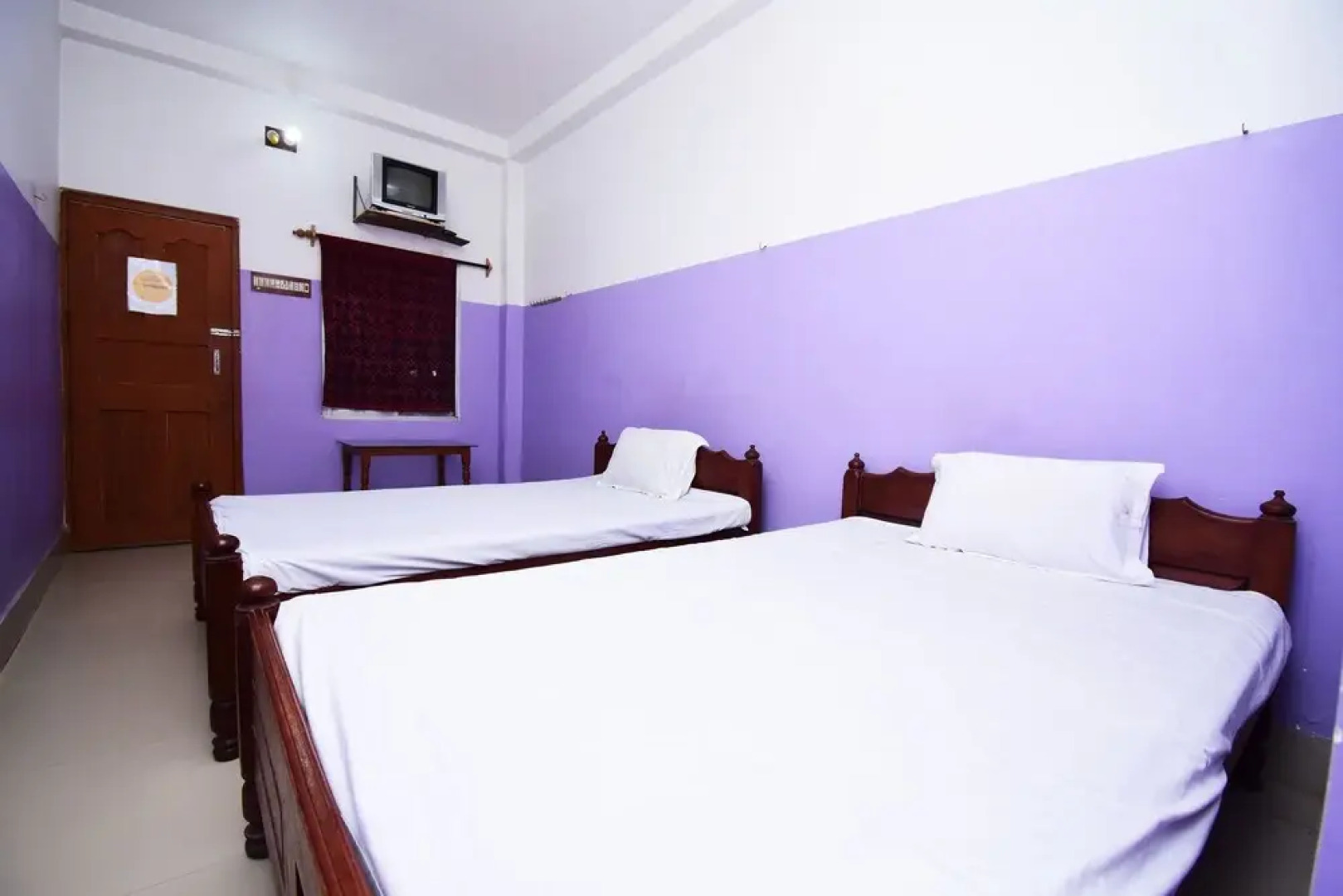 SPOT ON 43674 Apanjan Hotel