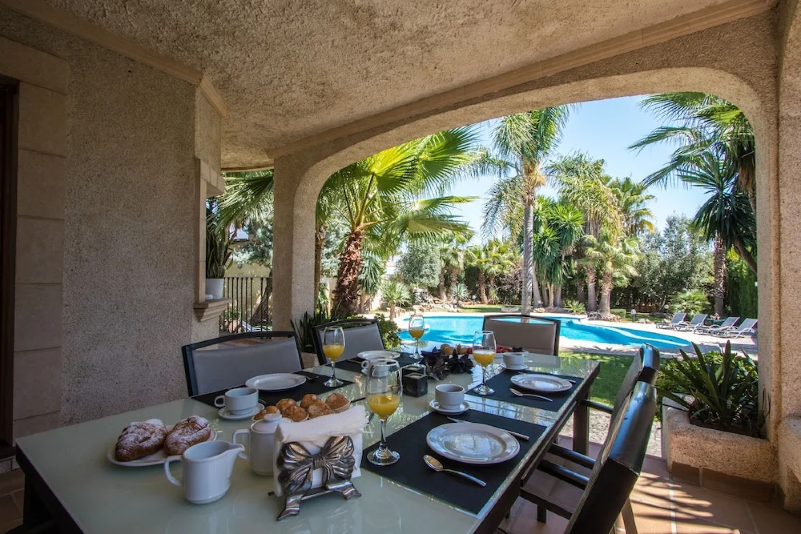 Gual house with private pool