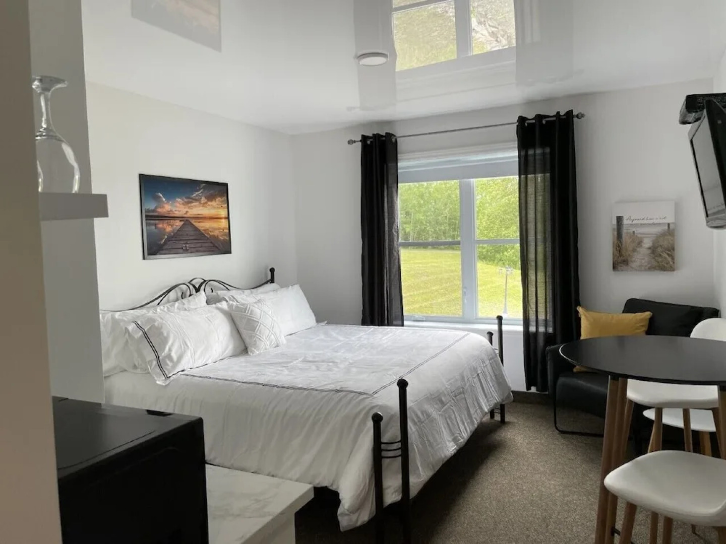 Au Sommet Du Lac Magog