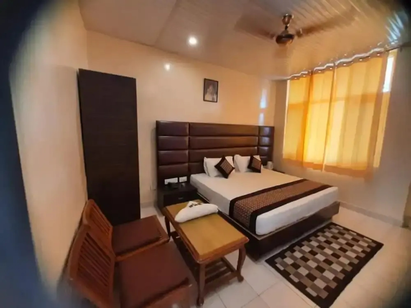 Pops Hotel and Restaurant