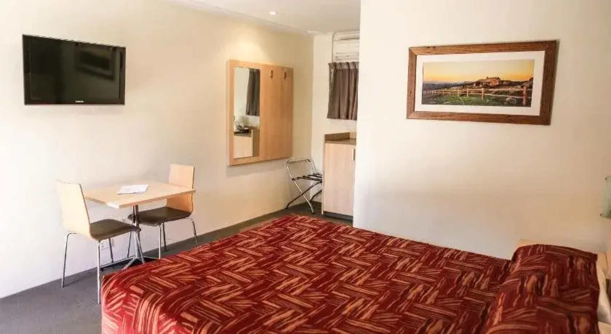 Hotel Canobolas Motel & Units