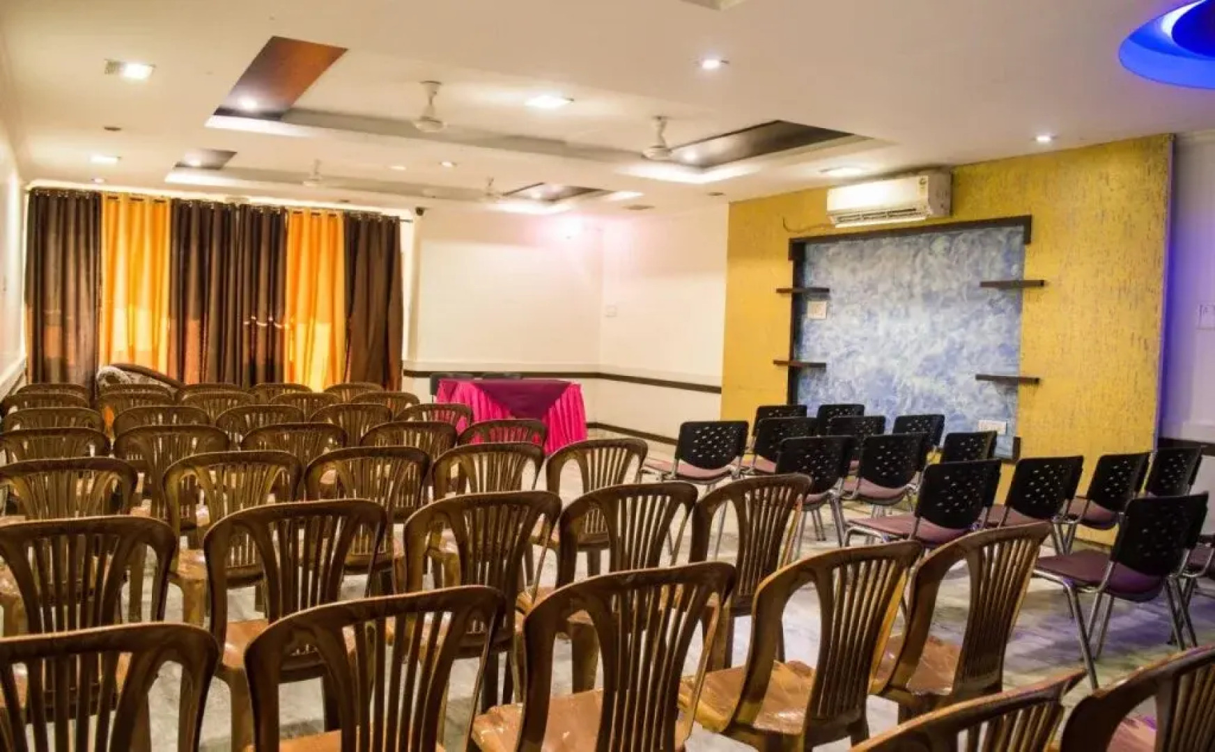 OYO 24646 Hotel Gaurav Palace