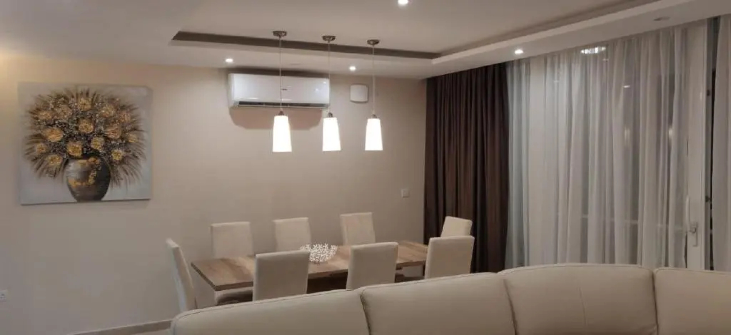 Wileg 4B Luxury Two Bedroom Apartment with Shared Swimming Pool.