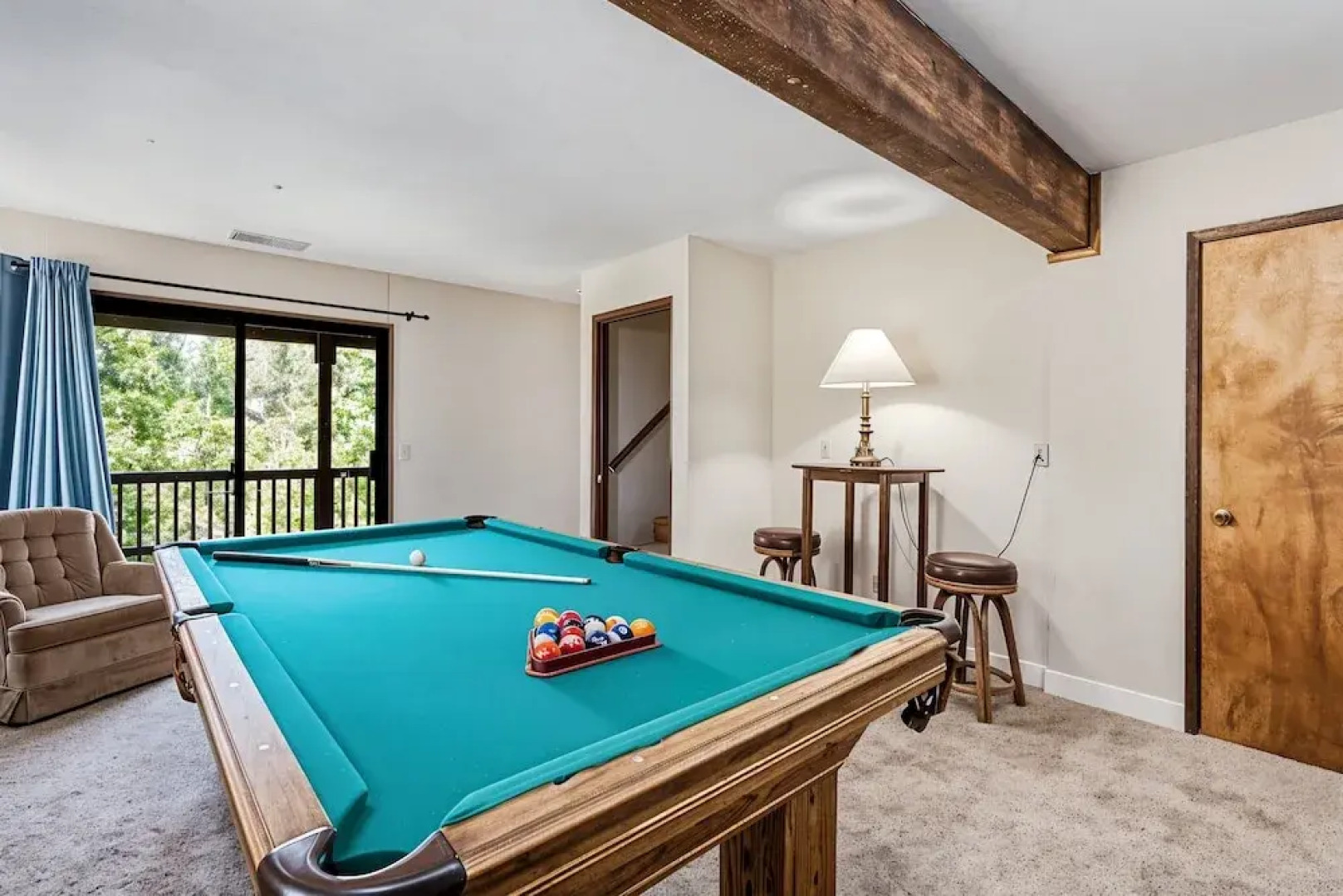 The Big Easy - Lakefront Only 1 mile to Popular Marina Beach! by Yosemite Region Resorts