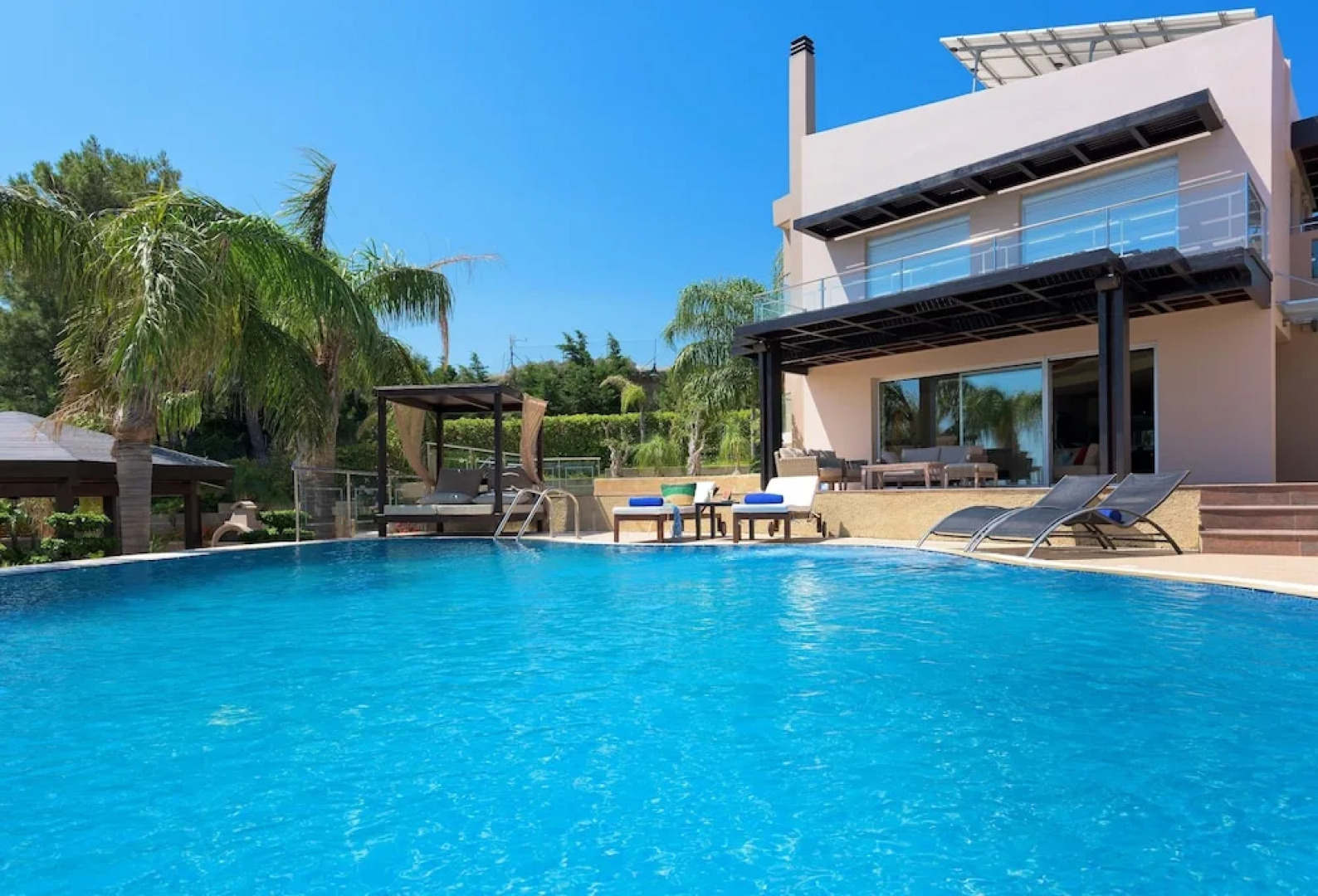 Quinn Hill Luxury Villa