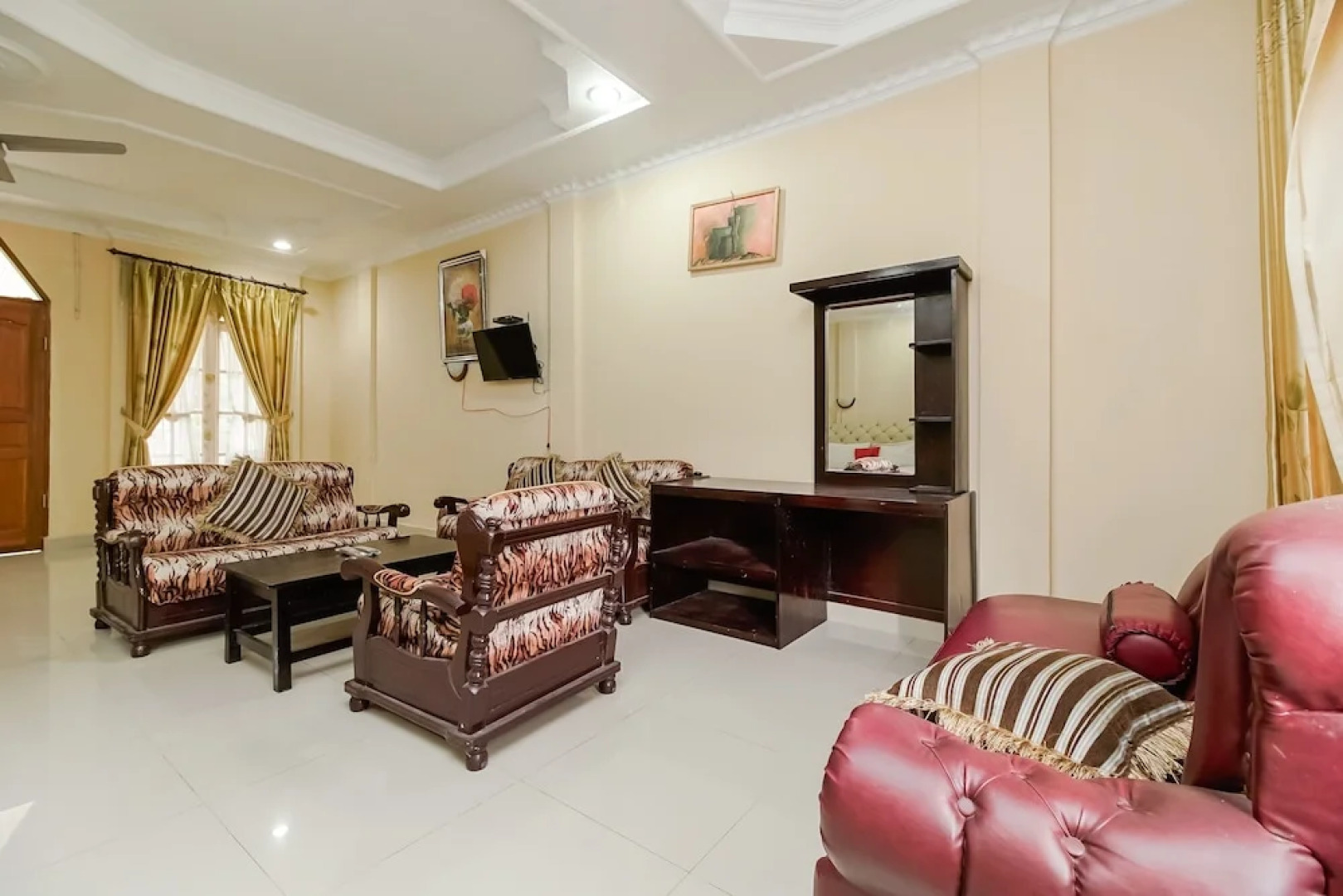 Wisma Sibayak Guest House by RedDoorz