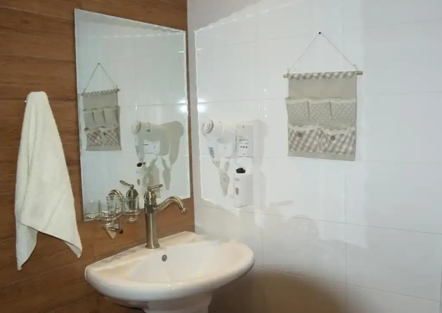 Sunrise Arches Apartments