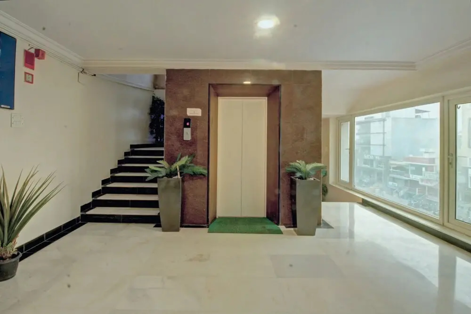 OYO 29625 Suvarna Regency