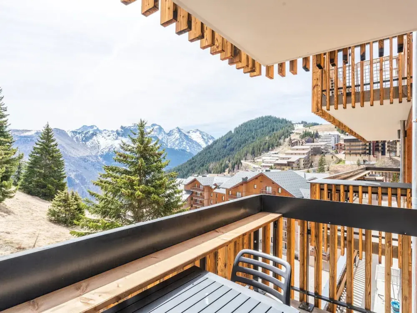 Chalet in Auris-en-oisans With Balcony Views