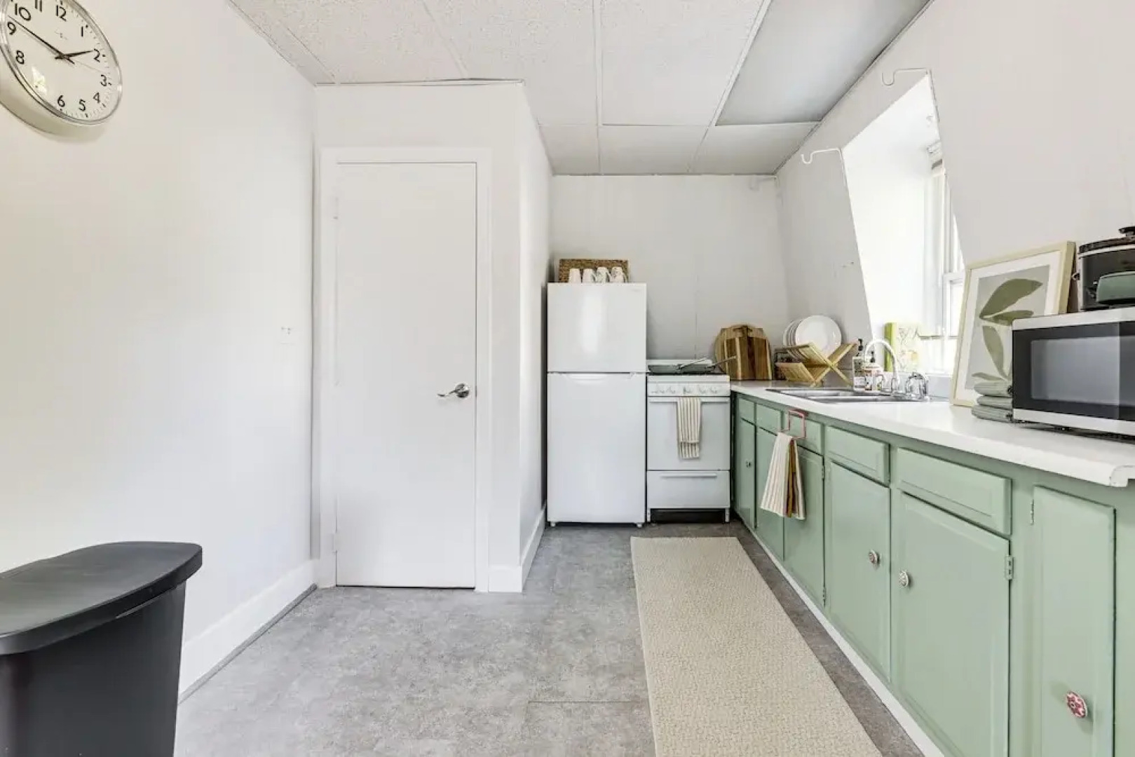 Explore Dtwn, Parks & Colleges: Cozy Worcester Apt