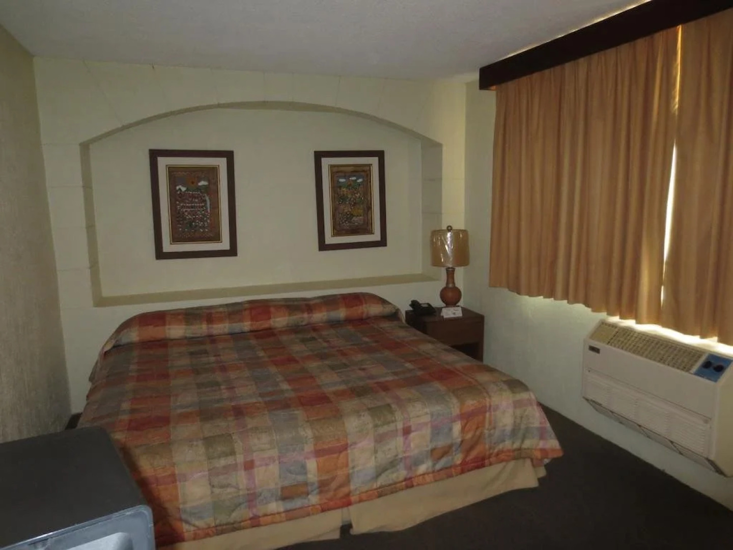 Hotel Las Palmas Midway Inn