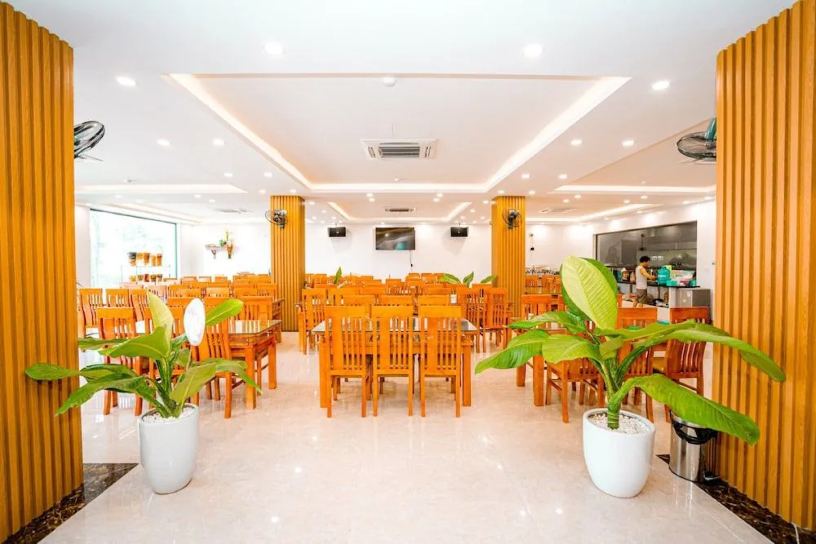 Quang Vinh Hotel