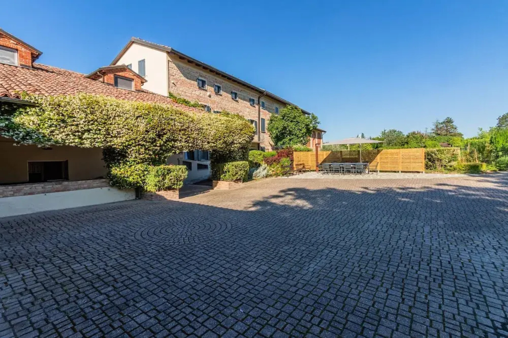 Antico Casale Vignale Stunning View and Pool