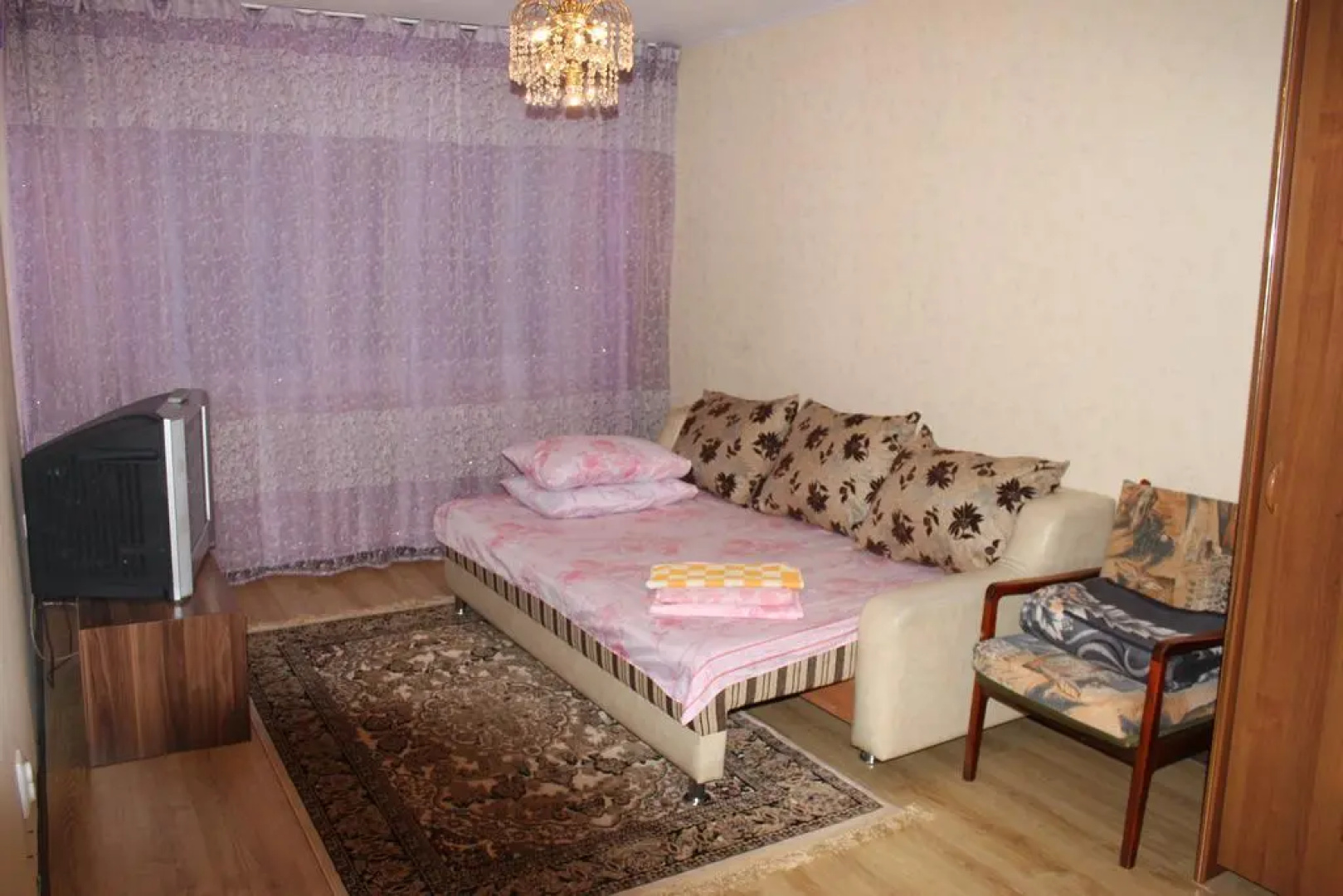 Houseroom B
