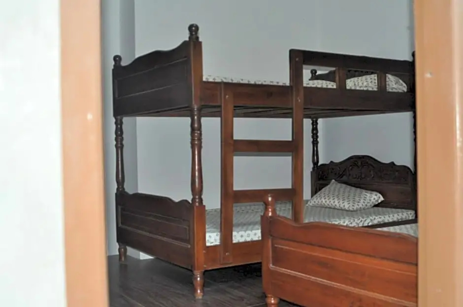 Bognot Lodge : Alvin Bognot Mt Pinatubo Guesthouse And Tours