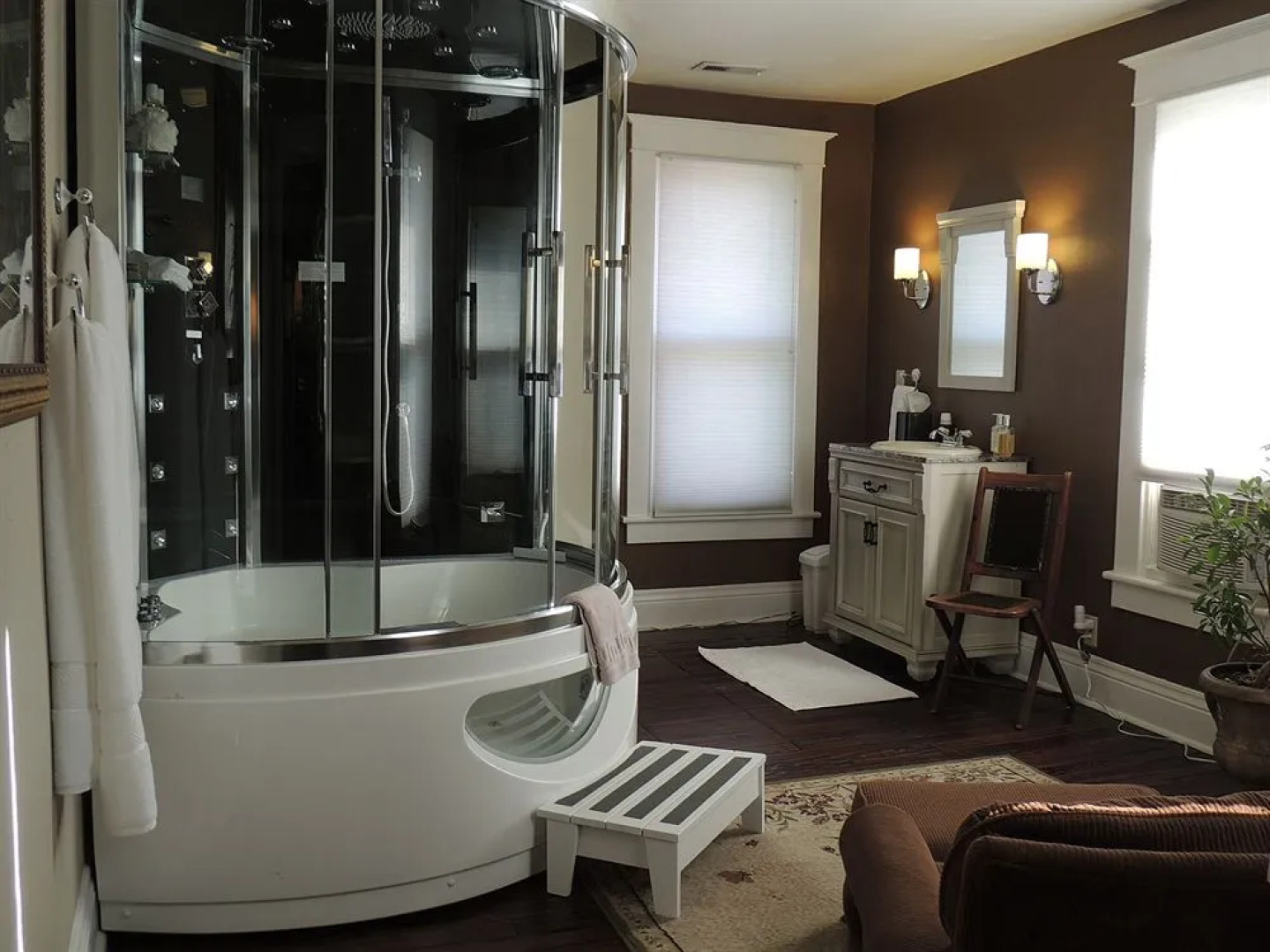 Lyons' Twin Mansions B&B and Spa