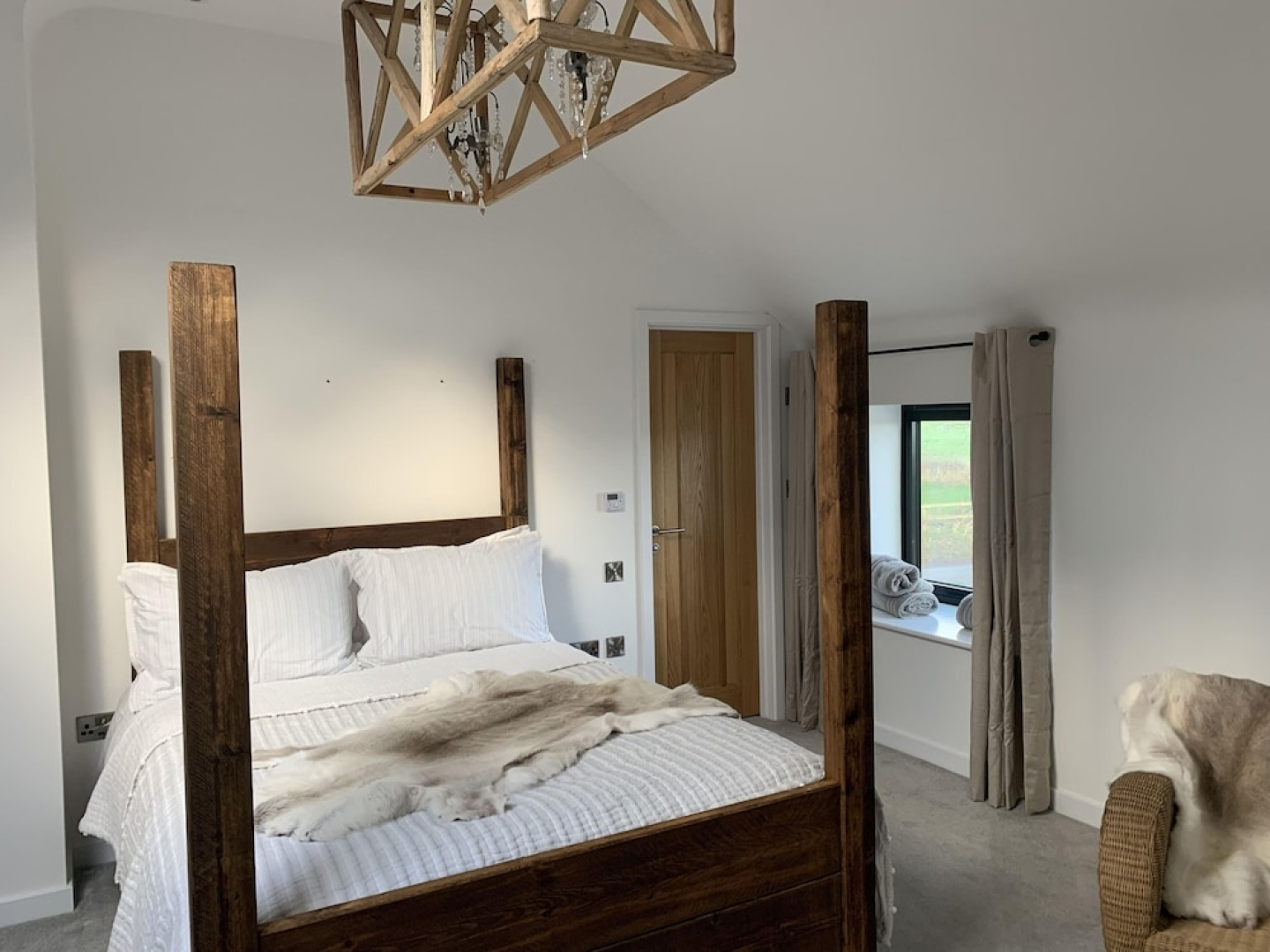 Stunning Barn Sleeps 10 With Hot Tub nr Melton